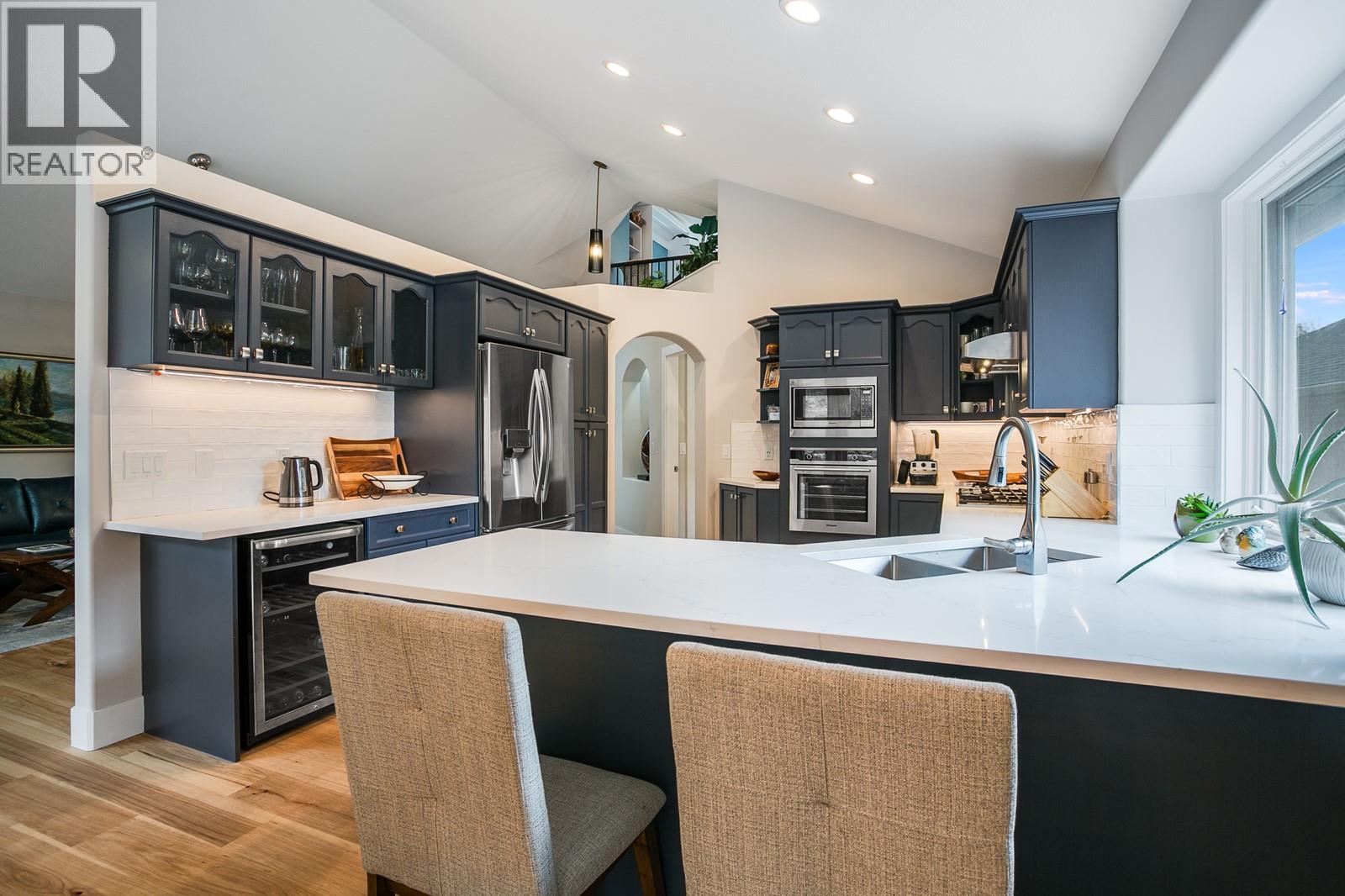 Picture for 4172 Gallaghers  Grove https://www.cirrealty.ca/reb/bc/8/10365578_9.jpg