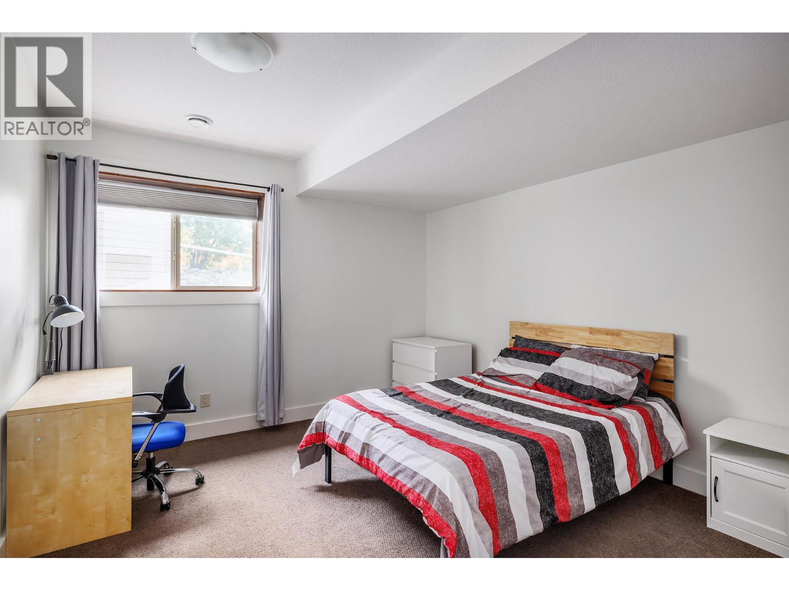 Picture for 1858 Split Rail  Place https://www.cirrealty.ca/reb/bc/8/10365598_19.jpg