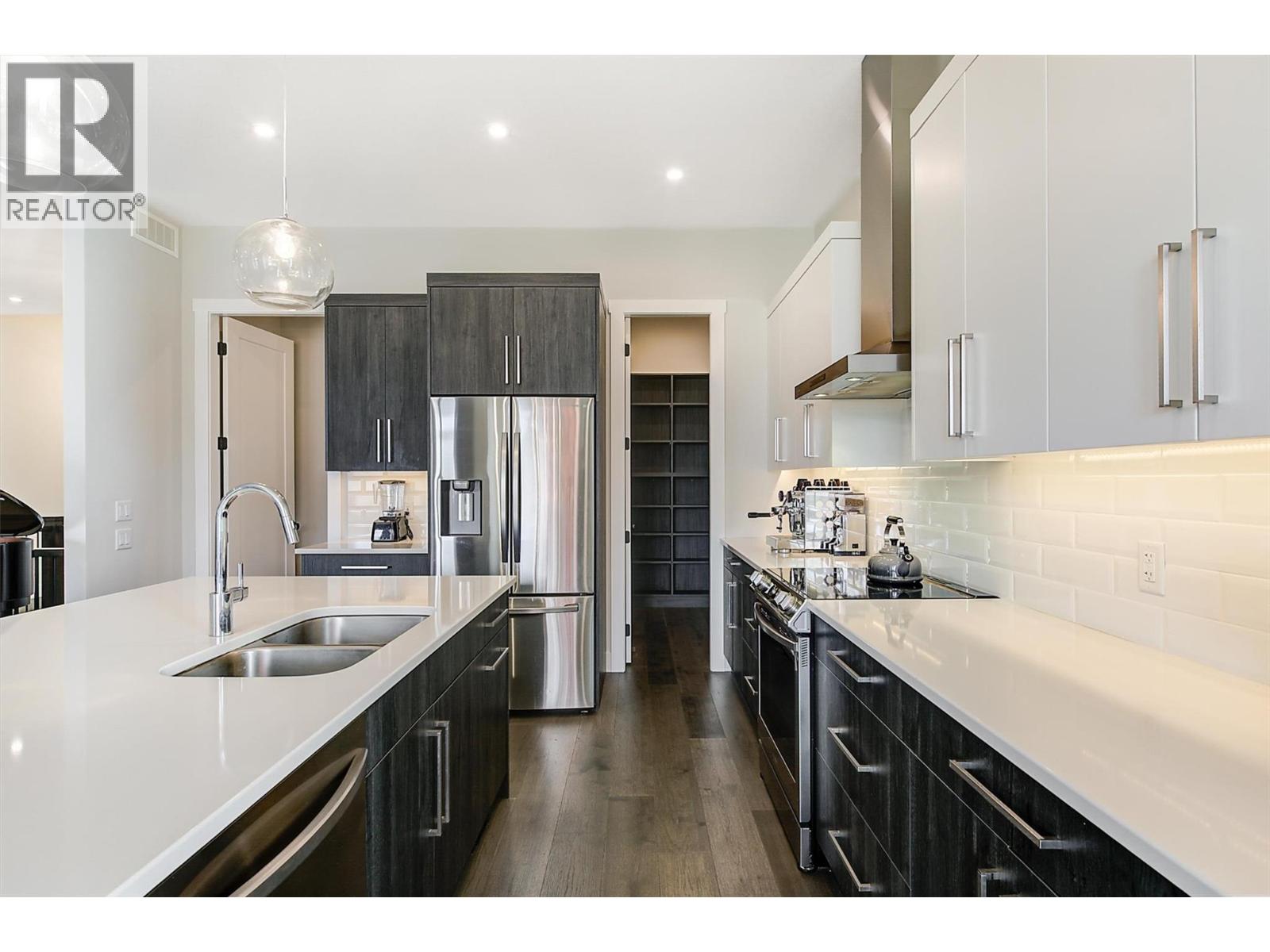 Picture for 1049 Loseth  Drive https://www.cirrealty.ca/reb/bc/8/10365628_21.jpg