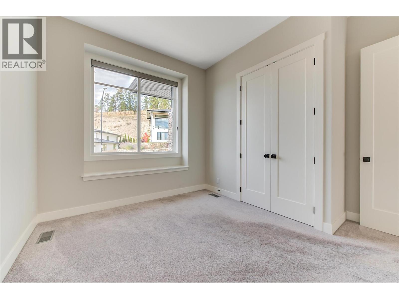 Picture for 1049 Loseth  Drive https://www.cirrealty.ca/reb/bc/8/10365628_36.jpg