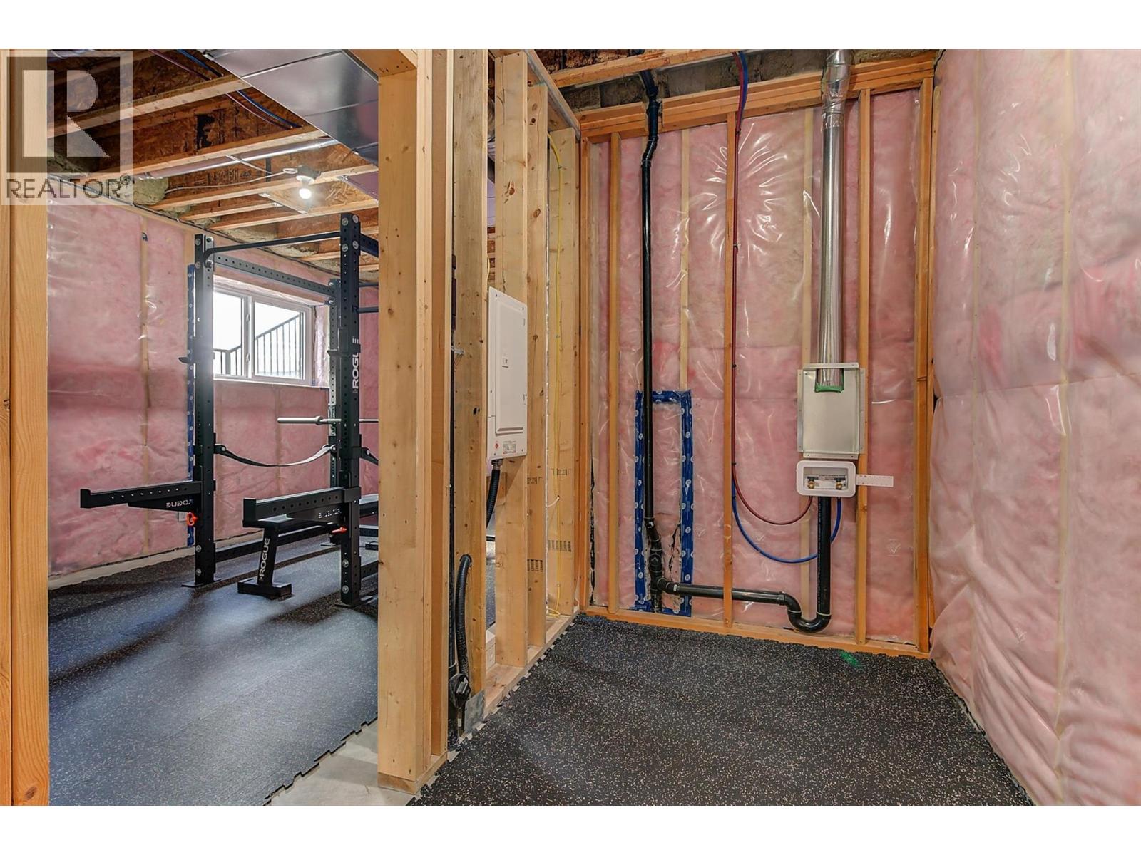 Picture for 1049 Loseth  Drive https://www.cirrealty.ca/reb/bc/8/10365628_57.jpg