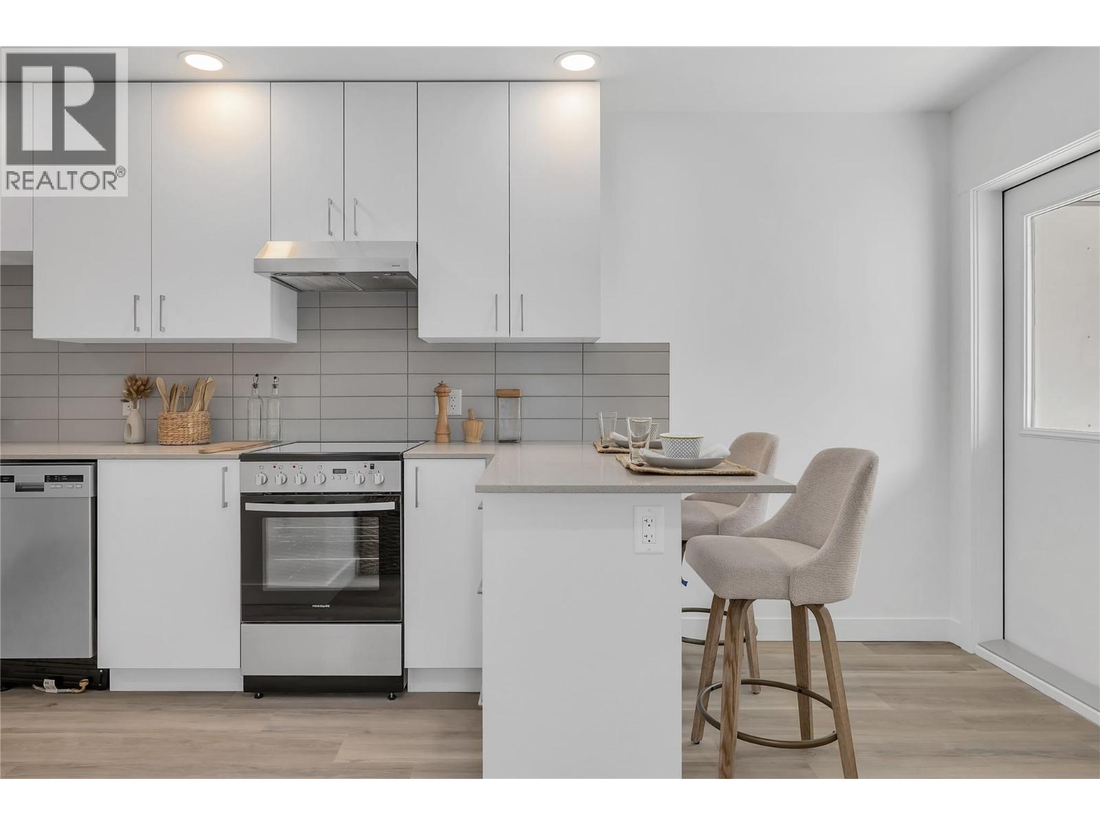 Picture for Unit #314, 1111 Frost  Road https://www.cirrealty.ca/reb/bc/8/10365658_18.jpg