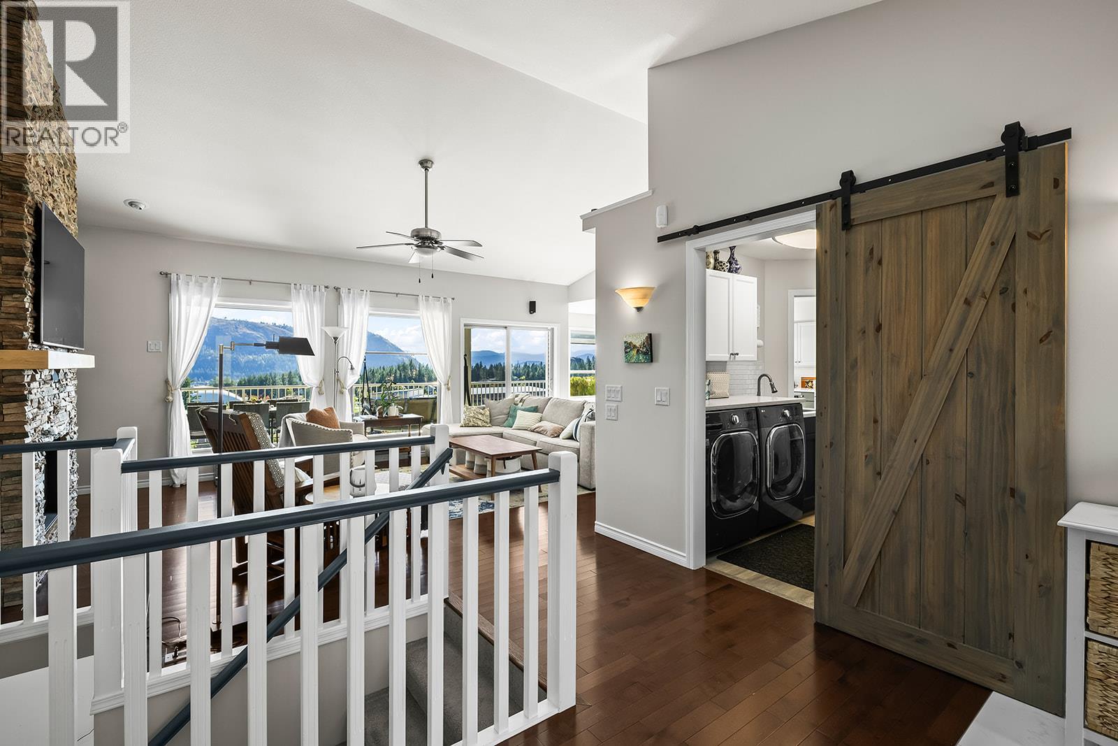 Picture for 2031 Rosealee  Lane https://www.cirrealty.ca/reb/bc/8/10365678_23.jpg
