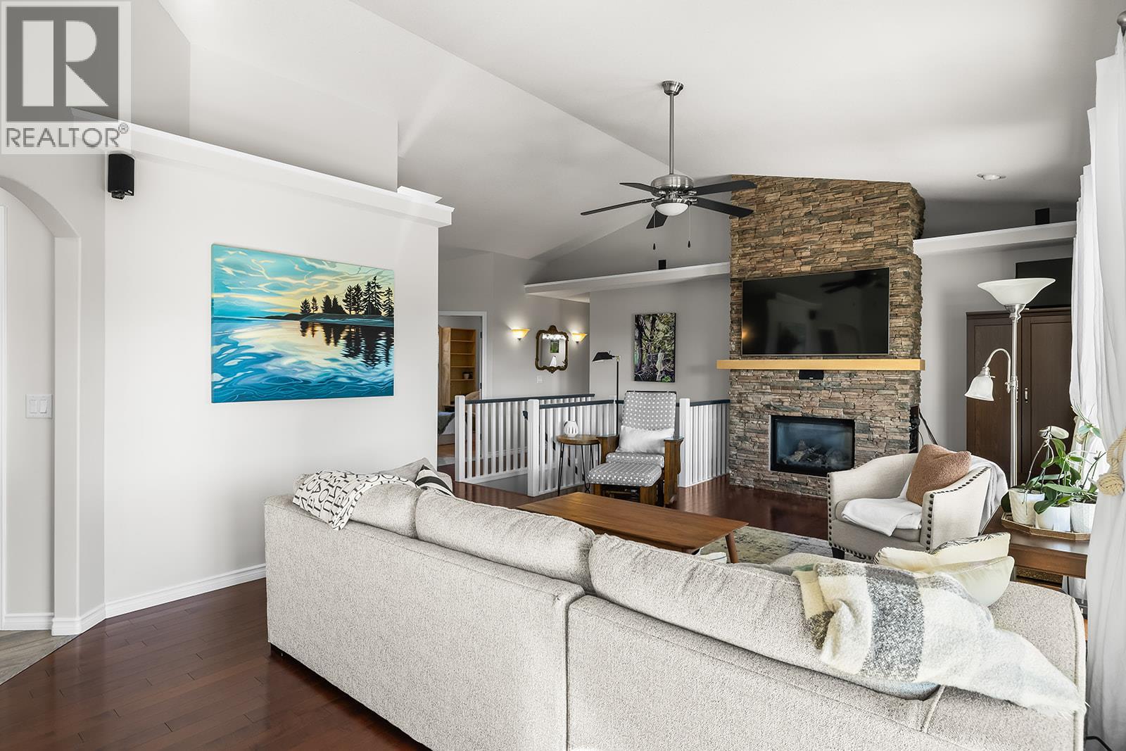 Picture for 2031 Rosealee  Lane https://www.cirrealty.ca/reb/bc/8/10365678_25.jpg