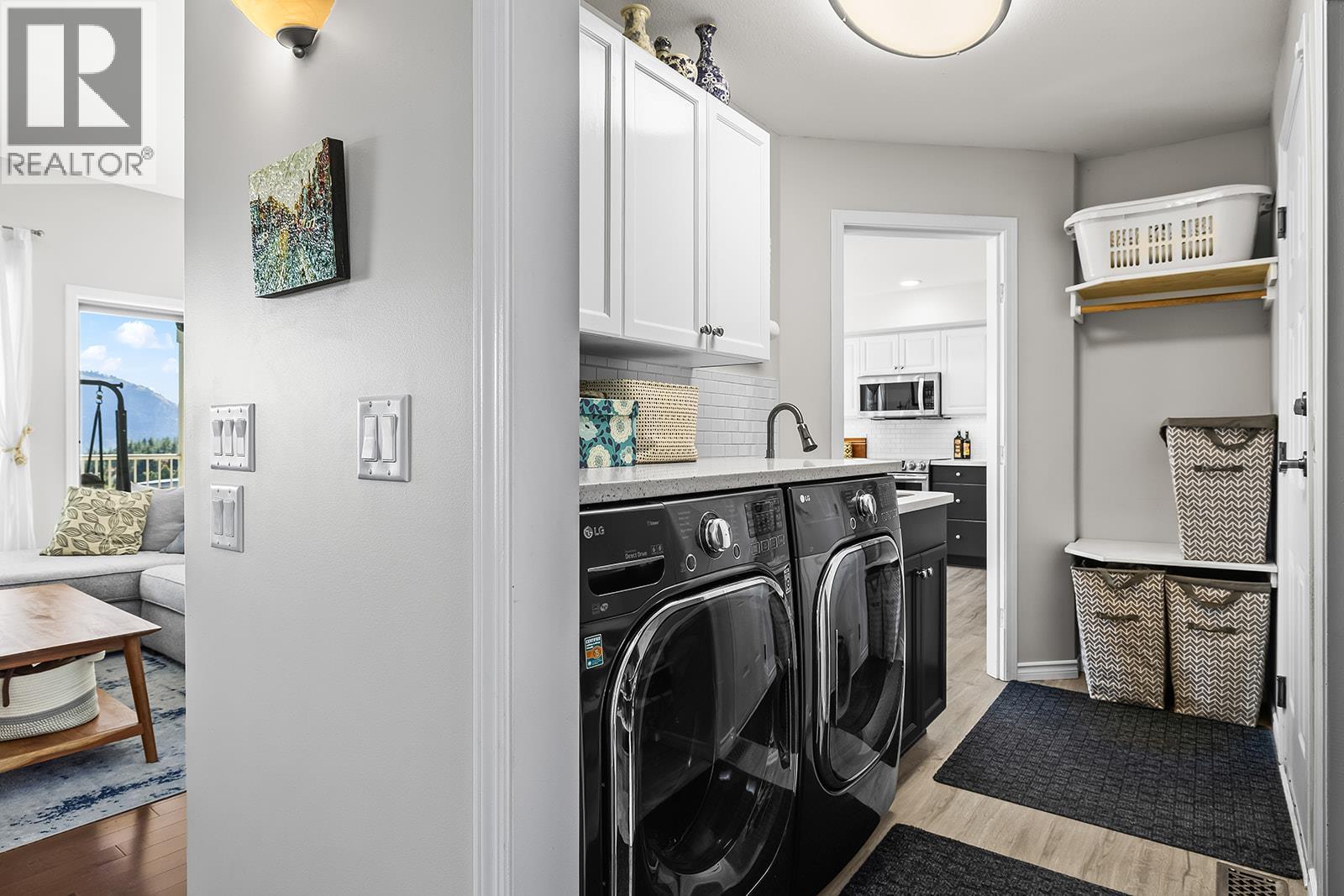 Picture for 2031 Rosealee  Lane https://www.cirrealty.ca/reb/bc/8/10365678_42.jpg