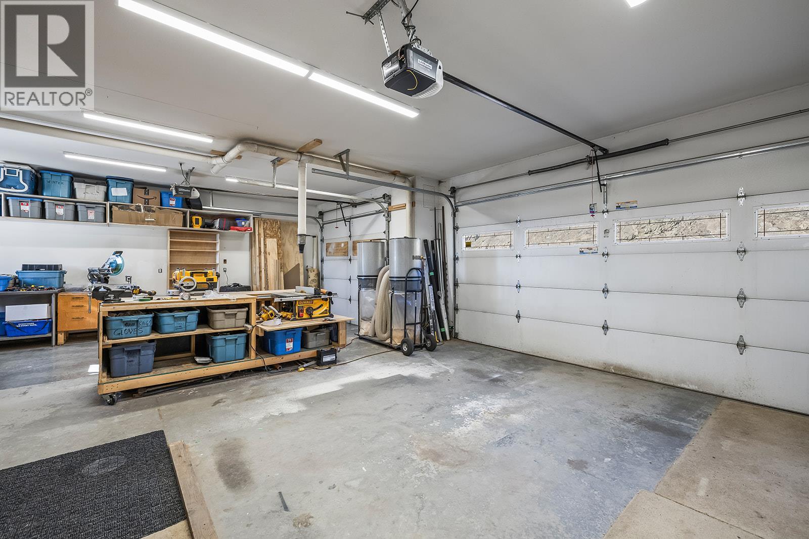 Picture for 2031 Rosealee  Lane https://www.cirrealty.ca/reb/bc/8/10365678_43.jpg