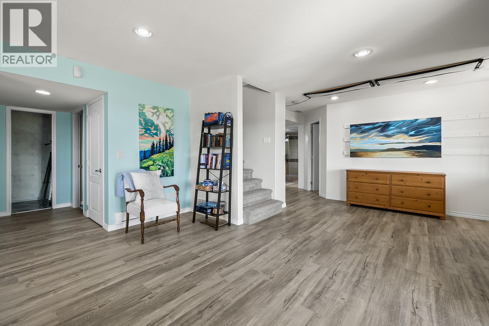 Picture for 2031 Rosealee  Lane https://www.cirrealty.ca/reb/bc/8/10365678_59.jpg