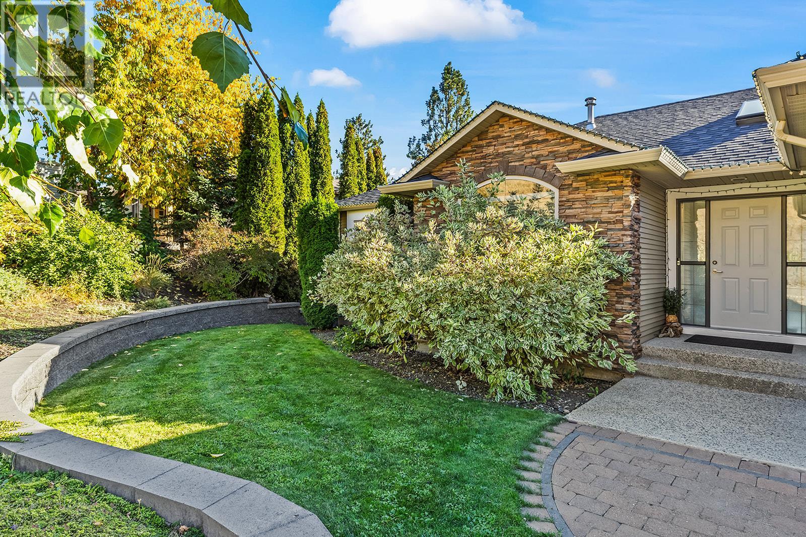Picture for 2031 Rosealee  Lane https://www.cirrealty.ca/reb/bc/8/10365678_6.jpg