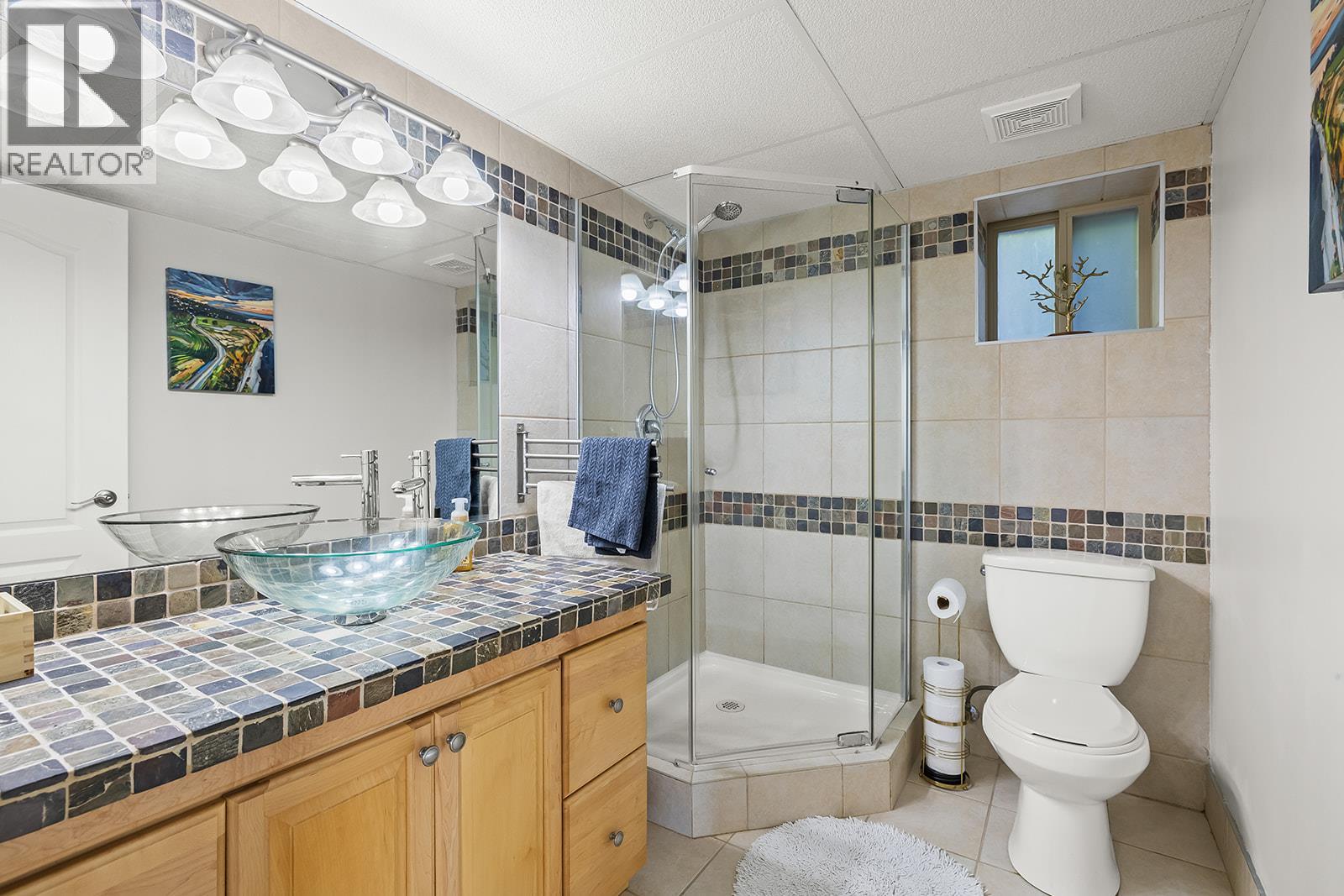 Picture for 2031 Rosealee  Lane https://www.cirrealty.ca/reb/bc/8/10365678_63.jpg