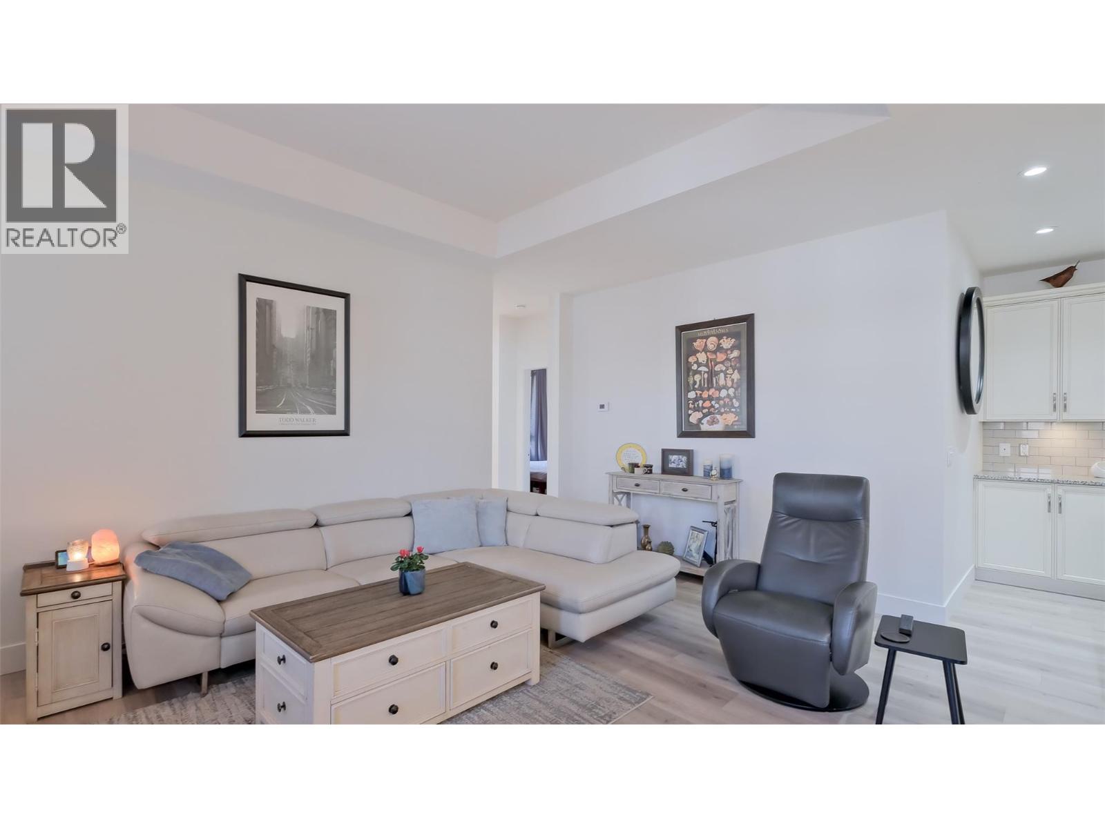 Picture for Unit #47, 1960 KLO  Road https://www.cirrealty.ca/reb/bc/8/10365768_9.jpg