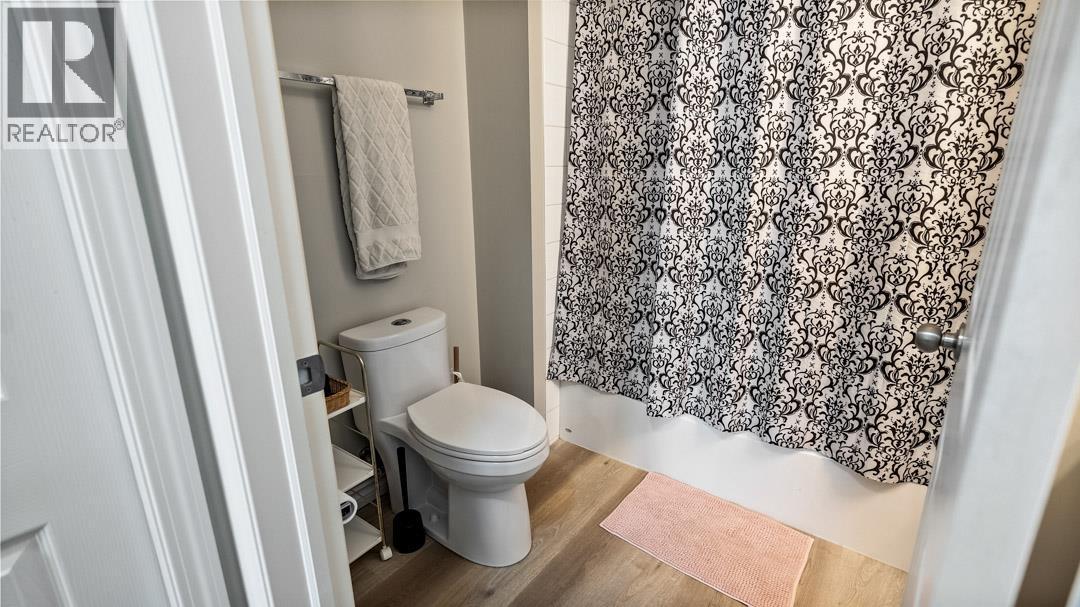 Picture for Unit #2112, 1873 Country Club  Drive https://www.cirrealty.ca/reb/bc/8/10366068_14.jpg