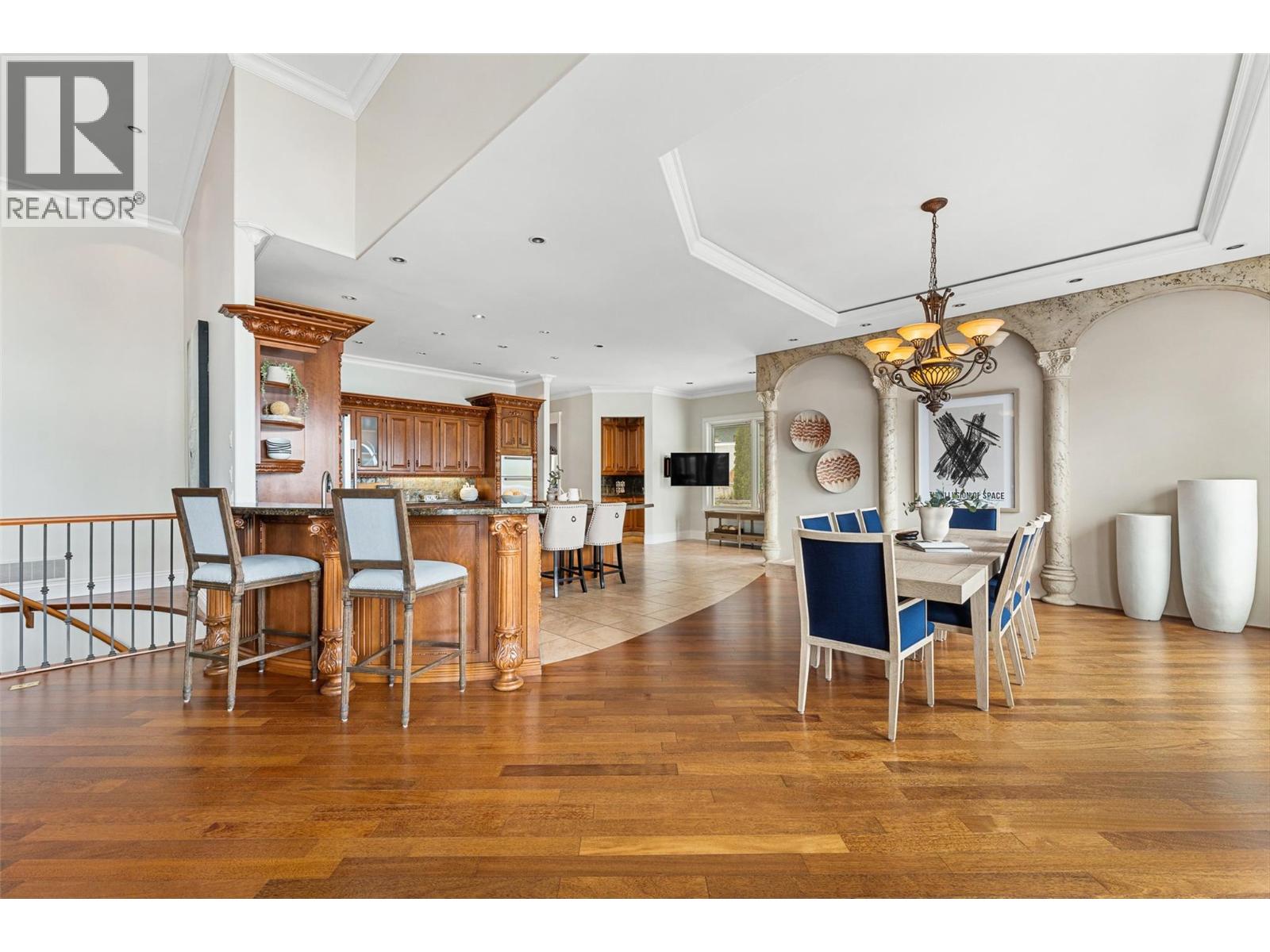 Picture for 2543 Lucinde  Road https://www.cirrealty.ca/reb/bc/8/10366108_12.jpg