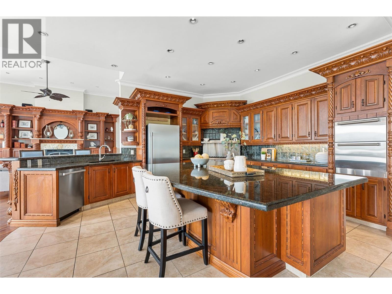 Picture for 2543 Lucinde  Road https://www.cirrealty.ca/reb/bc/8/10366108_14.jpg