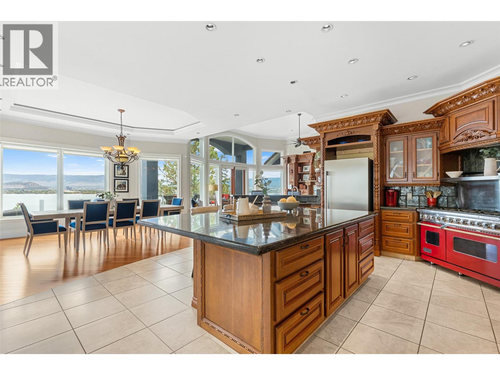 Picture for 2543 Lucinde  Road https://www.cirrealty.ca/reb/bc/8/10366108_15.jpg