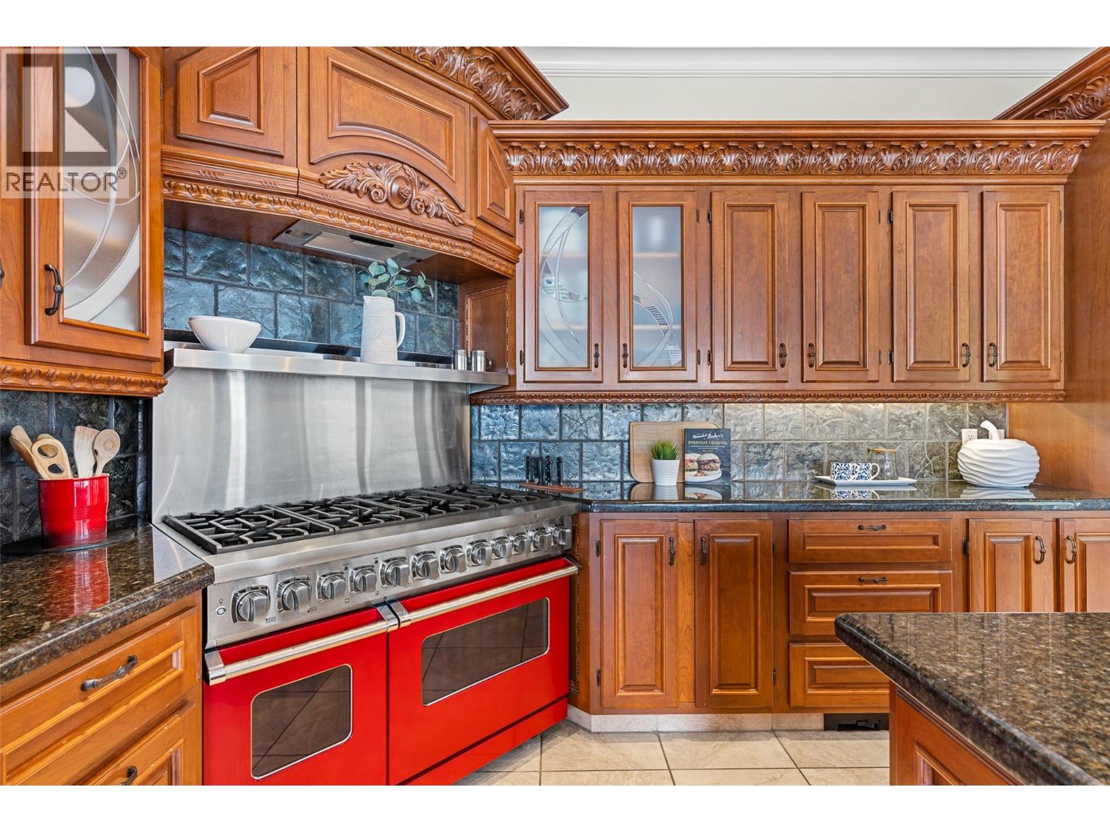 Picture for 2543 Lucinde  Road https://www.cirrealty.ca/reb/bc/8/10366108_17.jpg