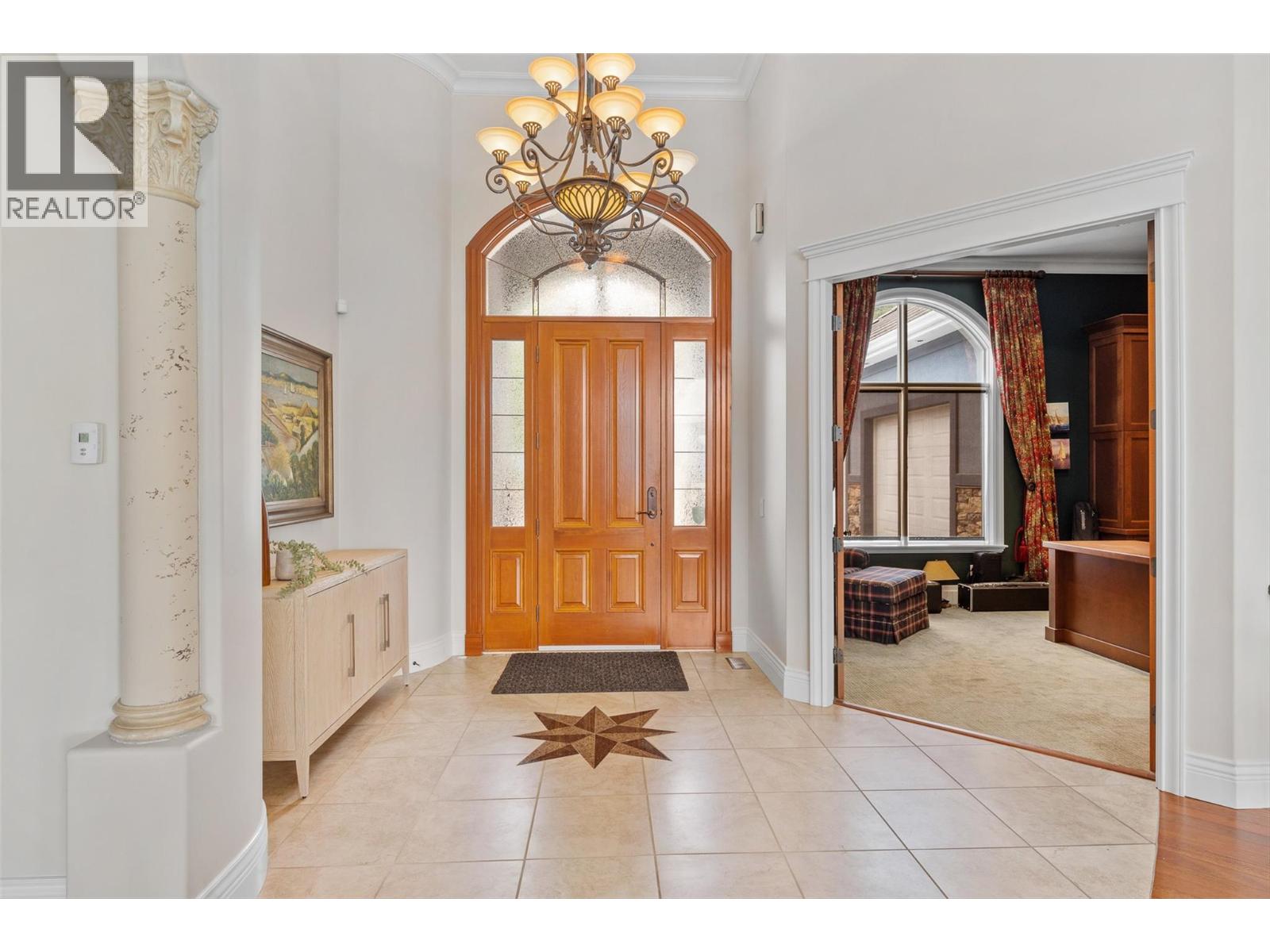 Picture for 2543 Lucinde  Road https://www.cirrealty.ca/reb/bc/8/10366108_2.jpg