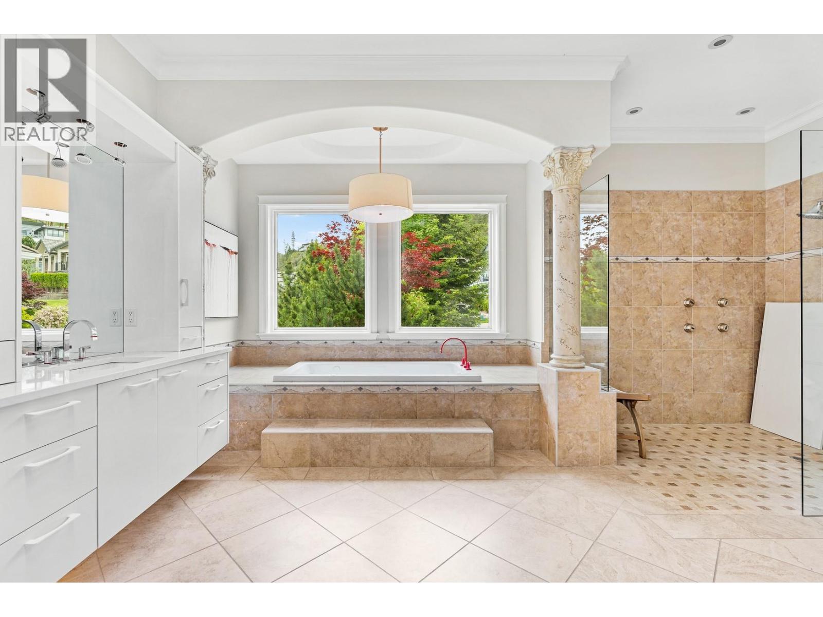 Picture for 2543 Lucinde  Road https://www.cirrealty.ca/reb/bc/8/10366108_22.jpg