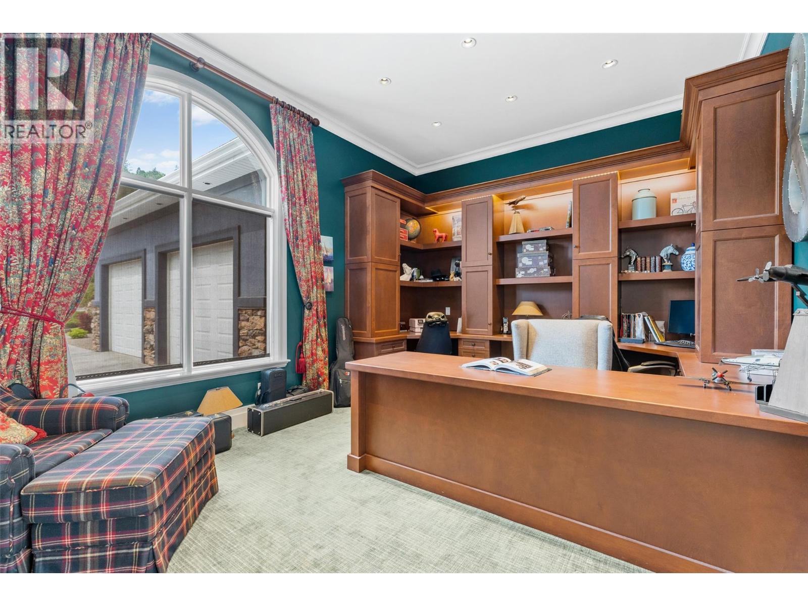Picture for 2543 Lucinde  Road https://www.cirrealty.ca/reb/bc/8/10366108_24.jpg