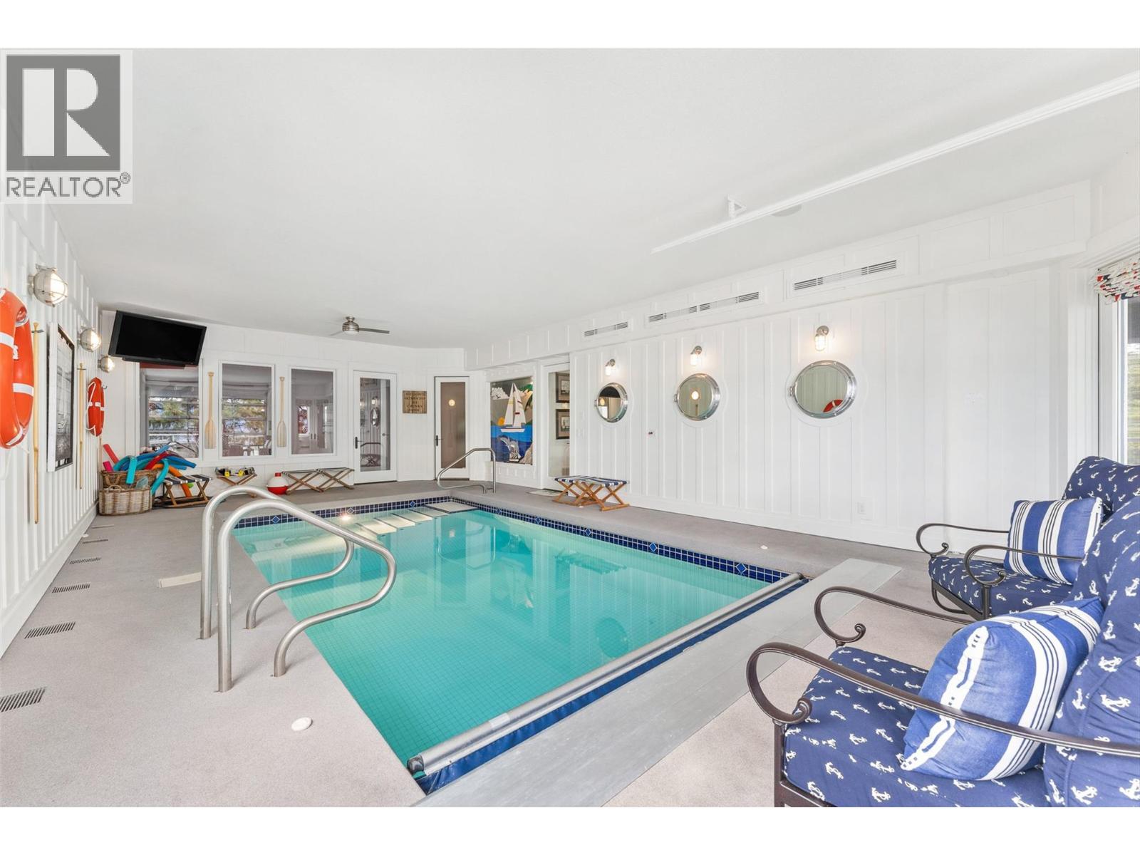 Picture for 2543 Lucinde  Road https://www.cirrealty.ca/reb/bc/8/10366108_29.jpg