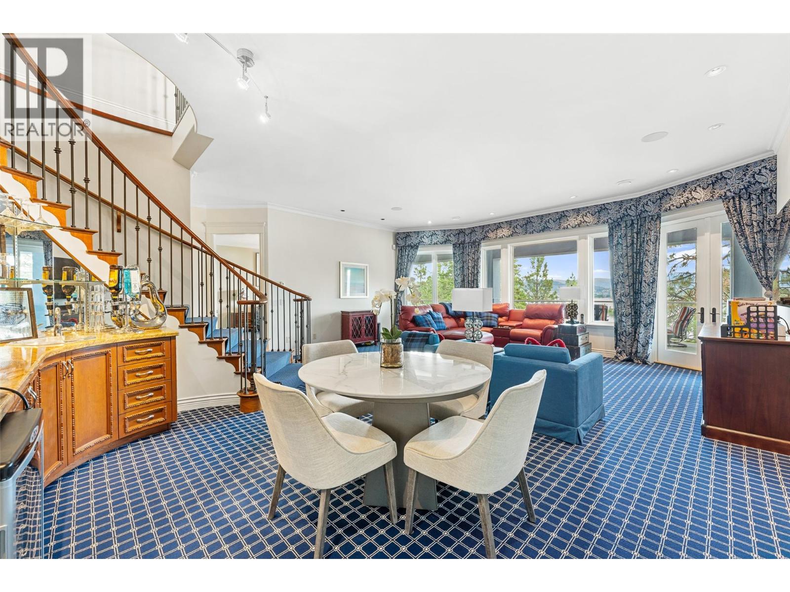 Picture for 2543 Lucinde  Road https://www.cirrealty.ca/reb/bc/8/10366108_35.jpg