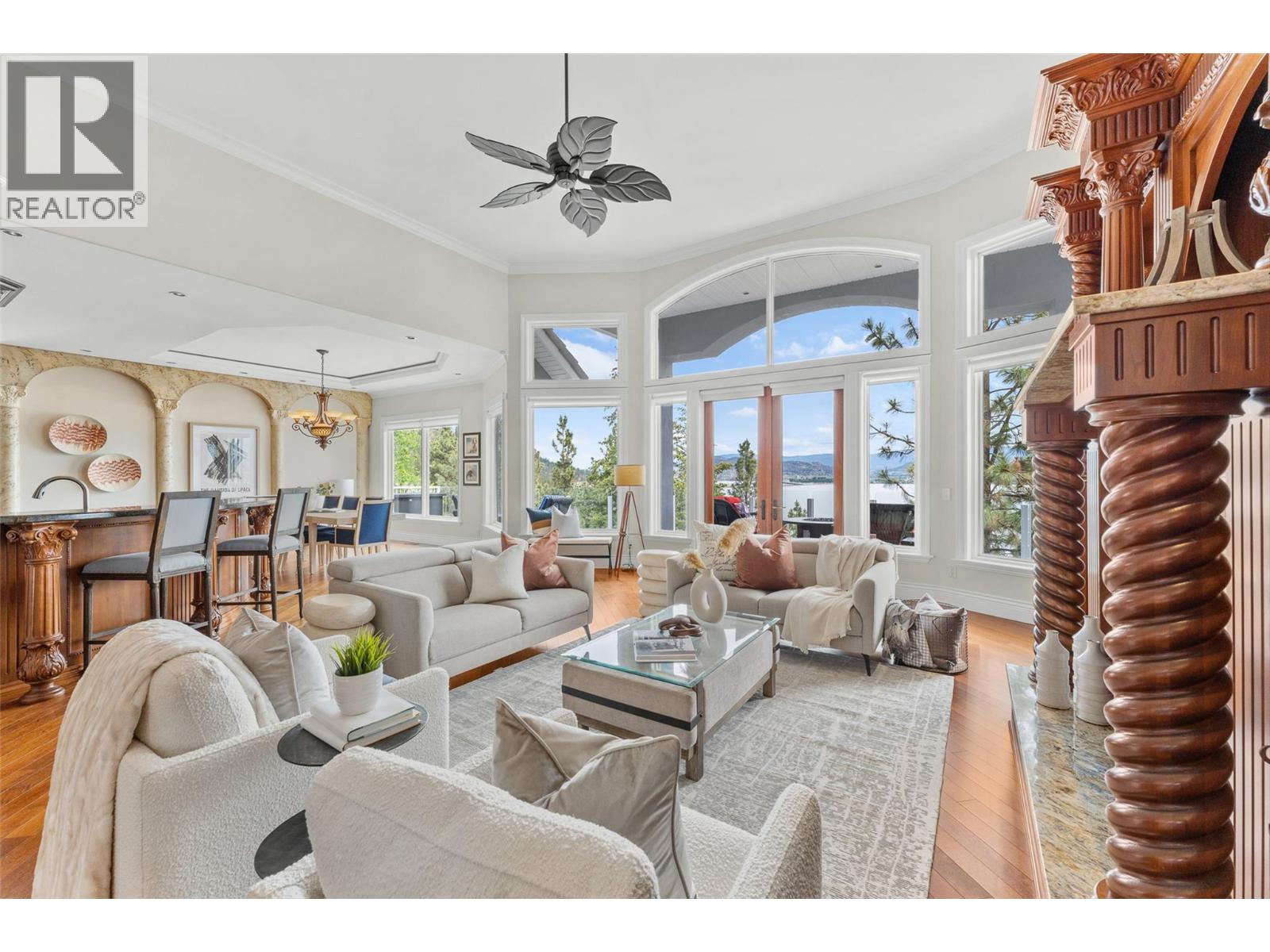 Picture for 2543 Lucinde  Road https://www.cirrealty.ca/reb/bc/8/10366108_4.jpg