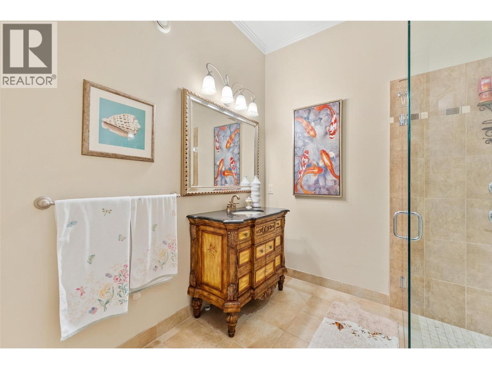 Picture for 2543 Lucinde  Road https://www.cirrealty.ca/reb/bc/8/10366108_40.jpg