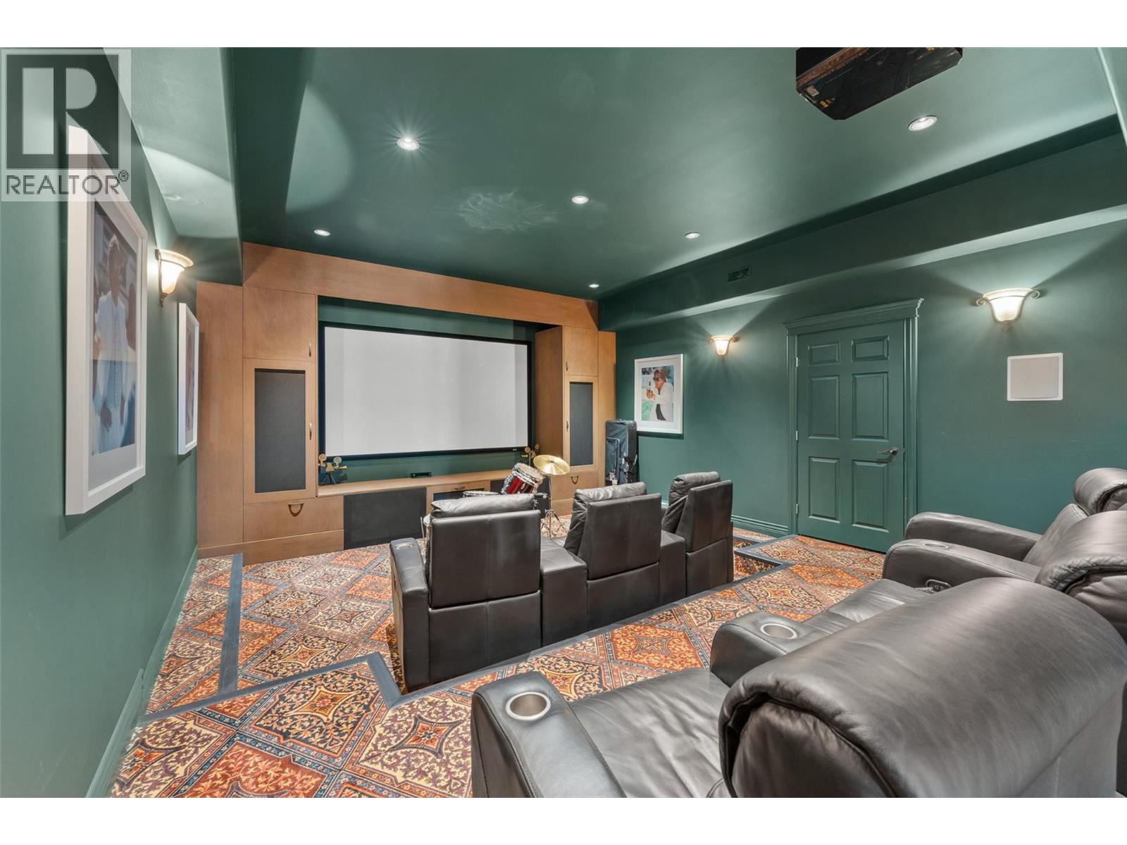 Picture for 2543 Lucinde  Road https://www.cirrealty.ca/reb/bc/8/10366108_42.jpg