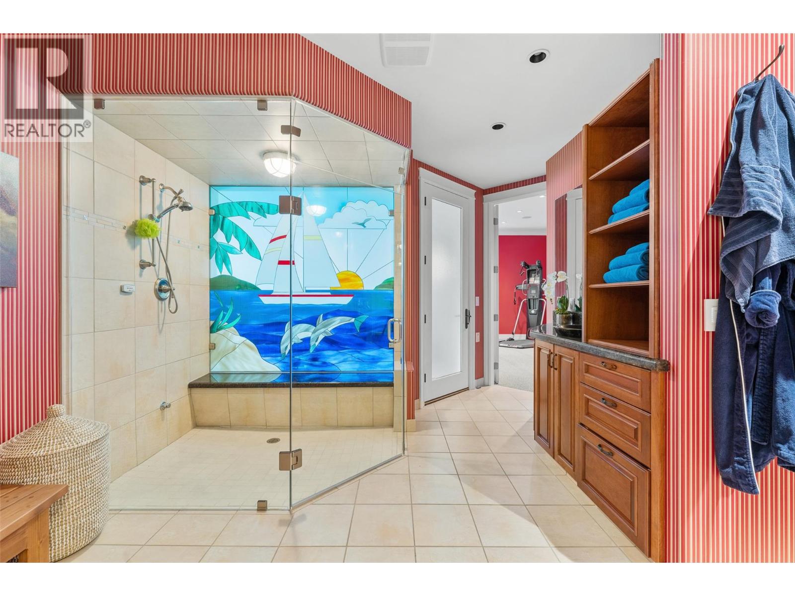 Picture for 2543 Lucinde  Road https://www.cirrealty.ca/reb/bc/8/10366108_43.jpg