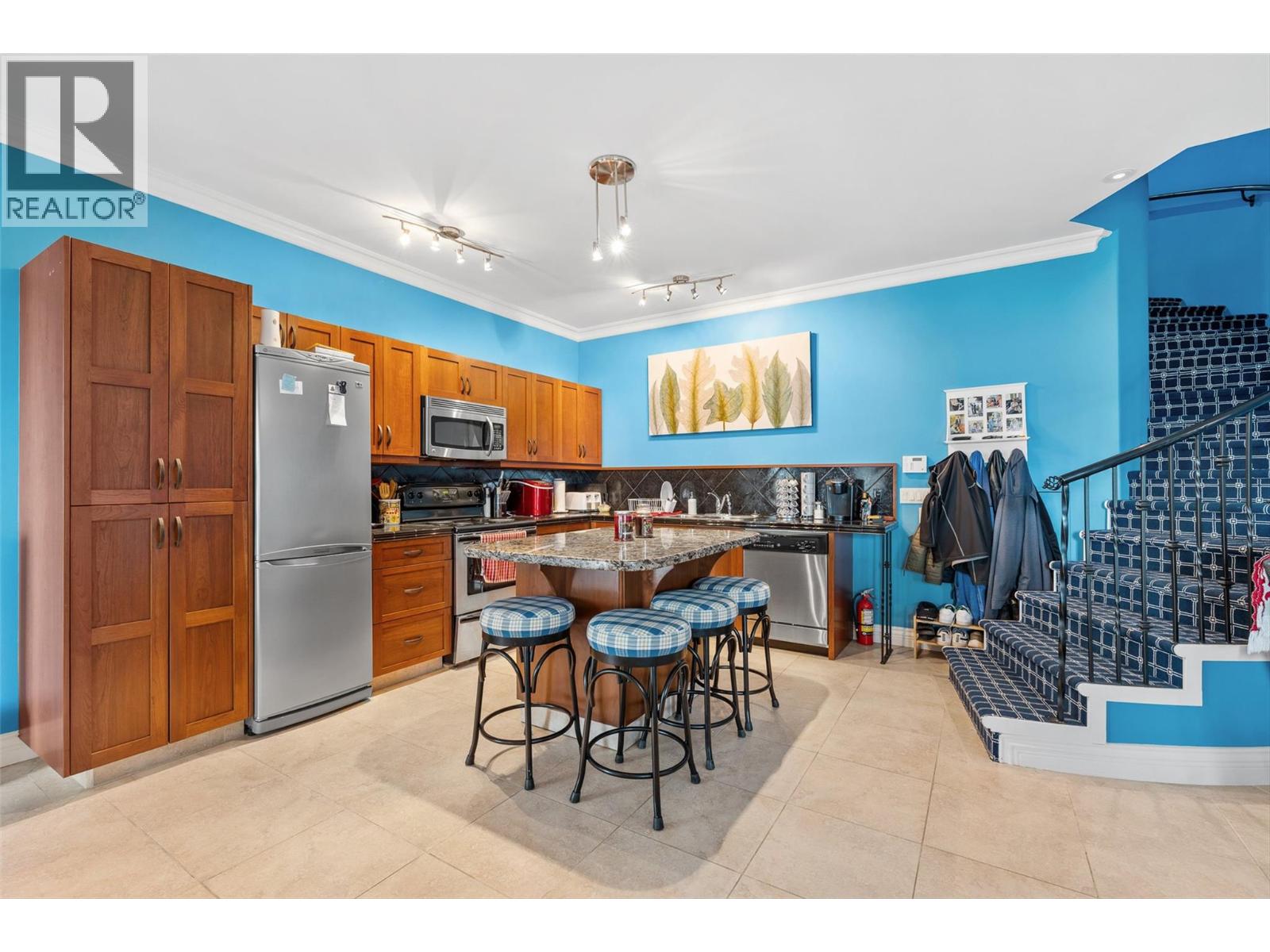 Picture for 2543 Lucinde  Road https://www.cirrealty.ca/reb/bc/8/10366108_44.jpg