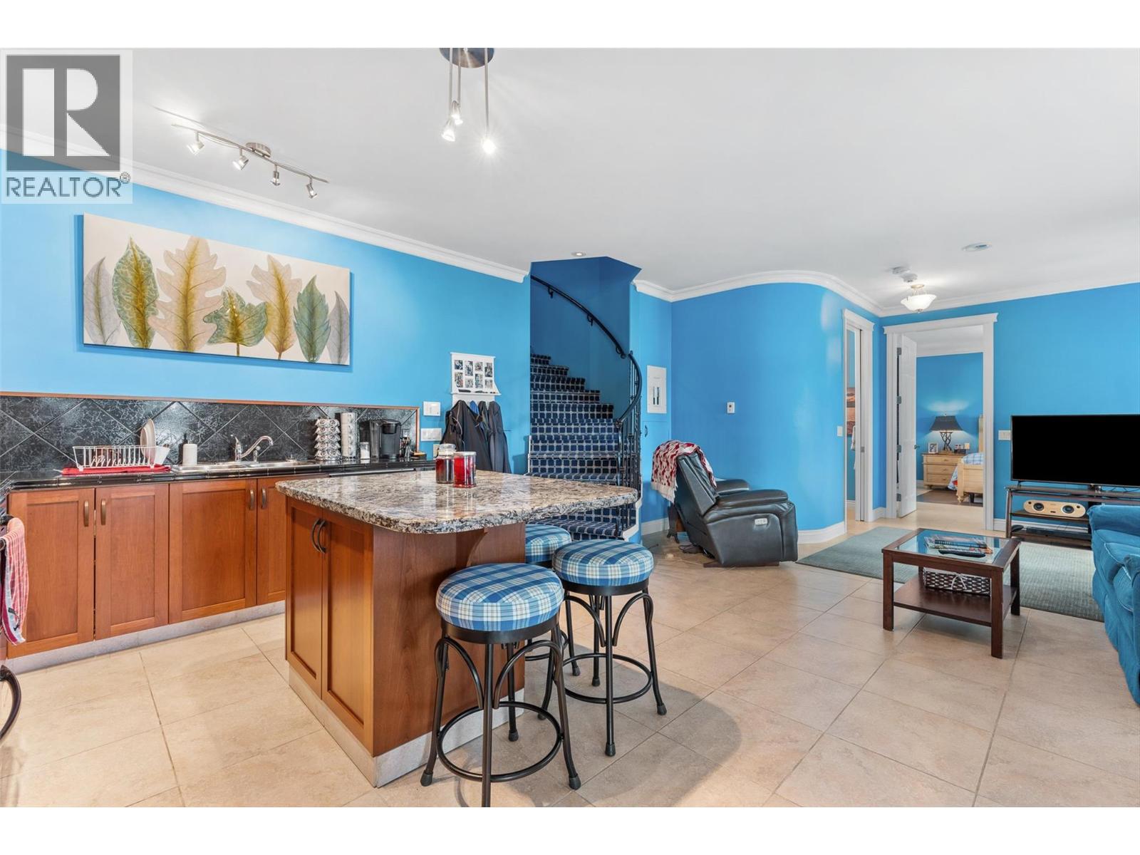 Picture for 2543 Lucinde  Road https://www.cirrealty.ca/reb/bc/8/10366108_46.jpg