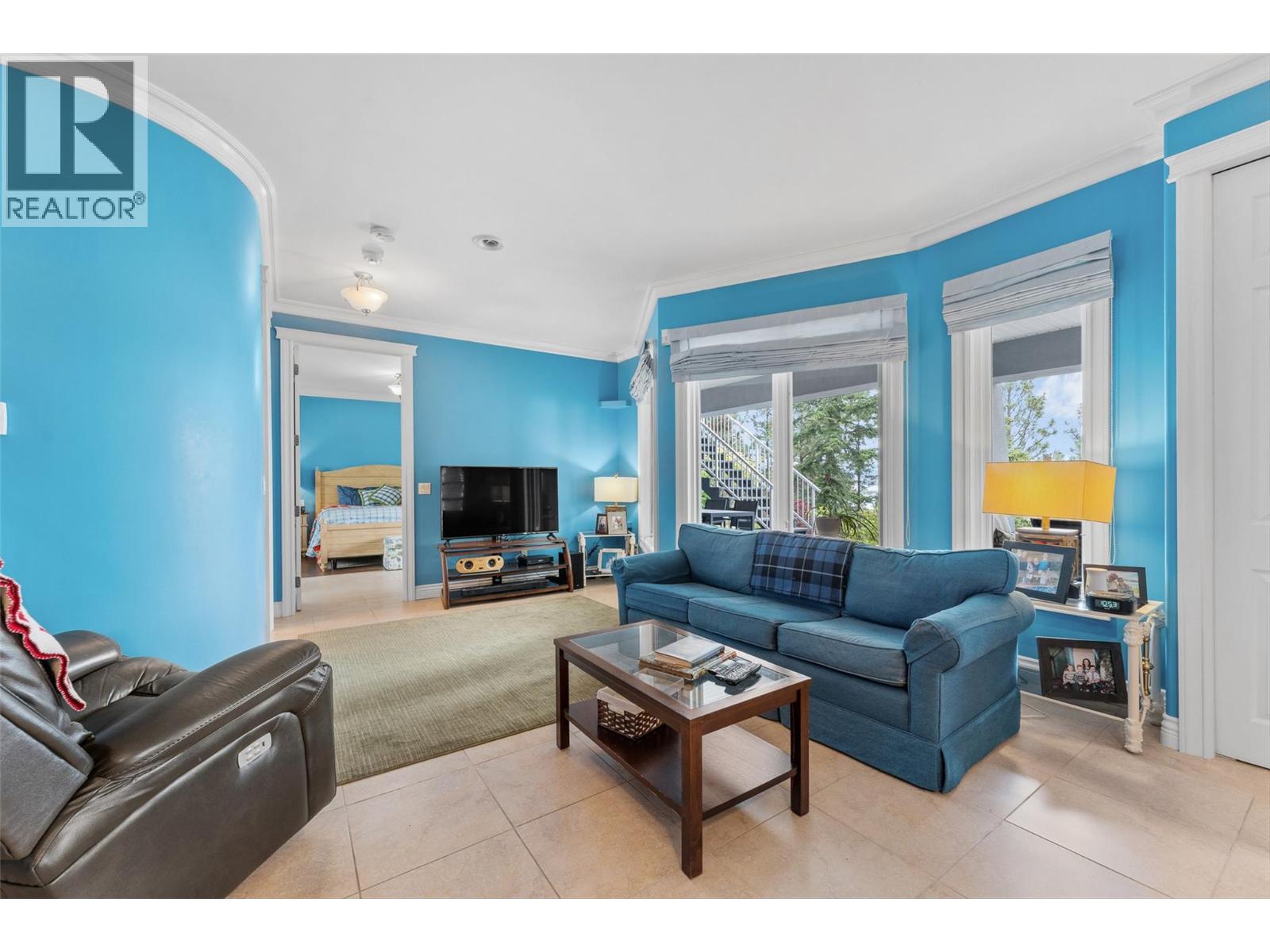 Picture for 2543 Lucinde  Road https://www.cirrealty.ca/reb/bc/8/10366108_50.jpg