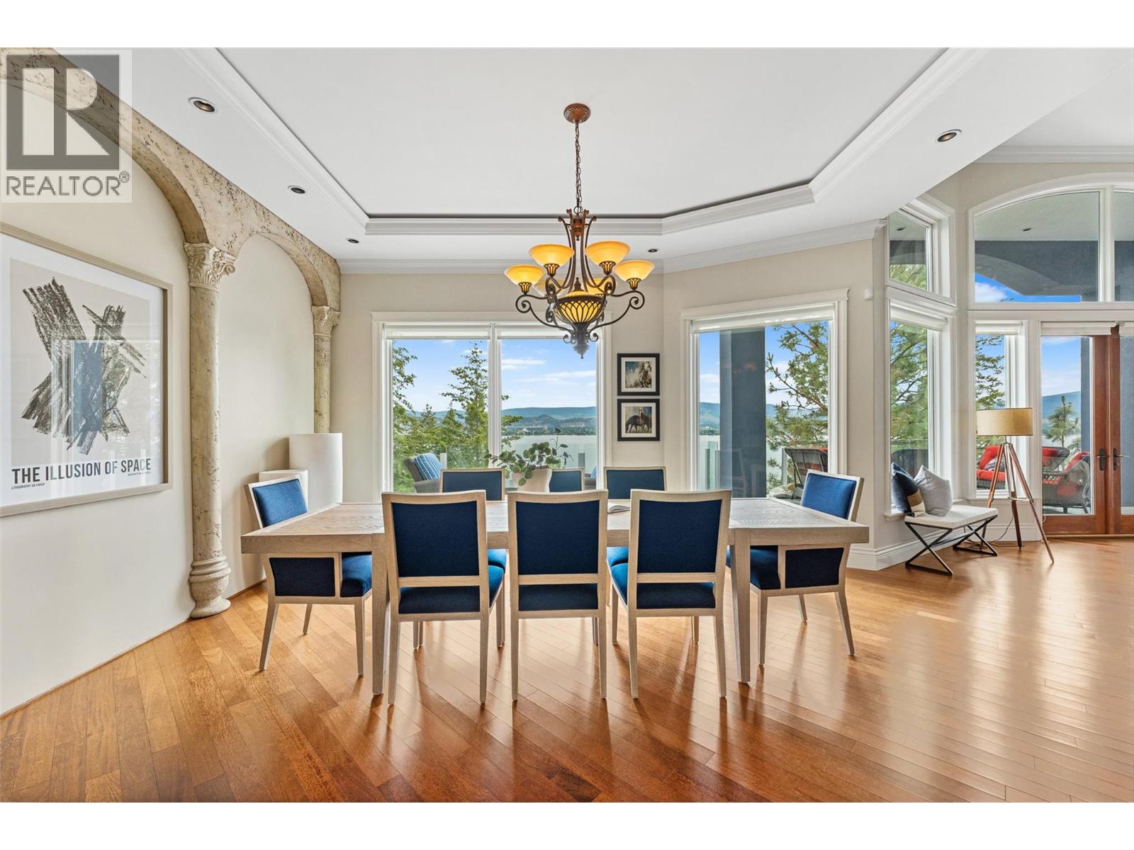 Picture for 2543 Lucinde  Road https://www.cirrealty.ca/reb/bc/8/10366108_9.jpg