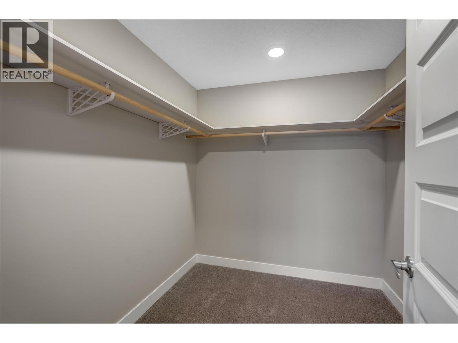 Picture for Unit #407, 5640 51st  Street https://www.cirrealty.ca/reb/bc/8/10366148_18.jpg