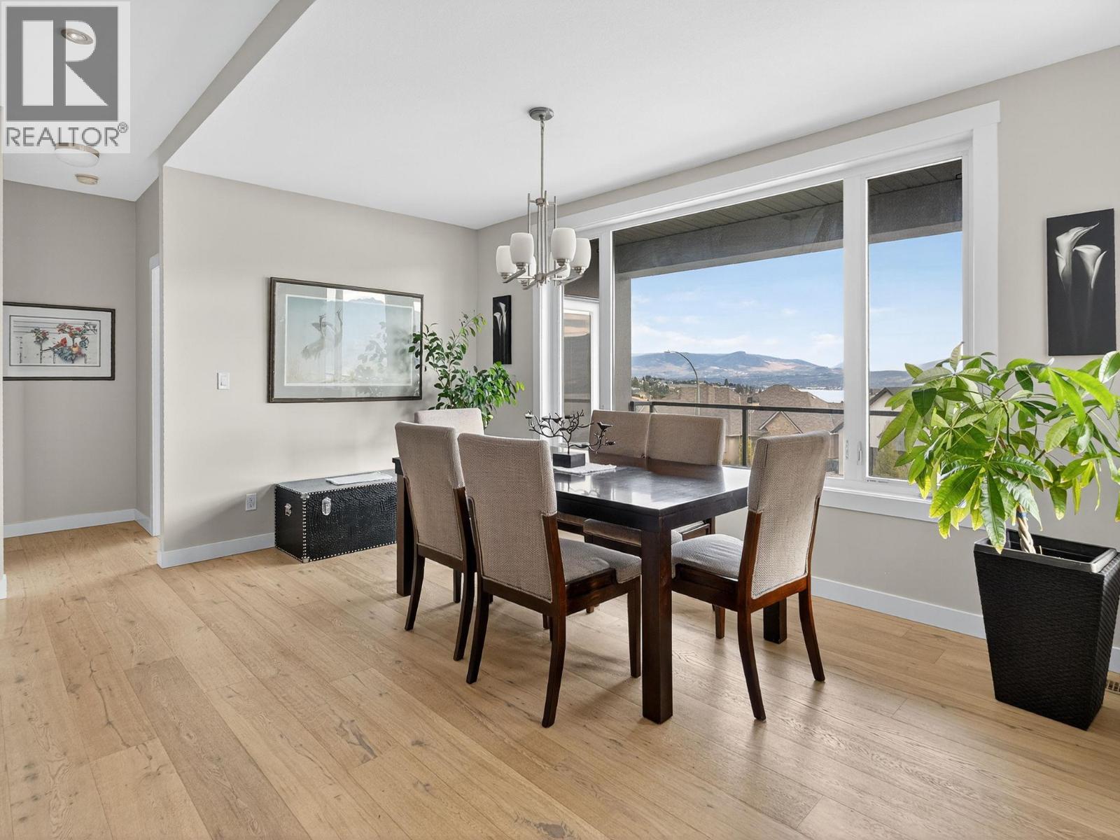 Picture for 1534 Gregory  Road https://www.cirrealty.ca/reb/bc/8/10366158_11.jpg