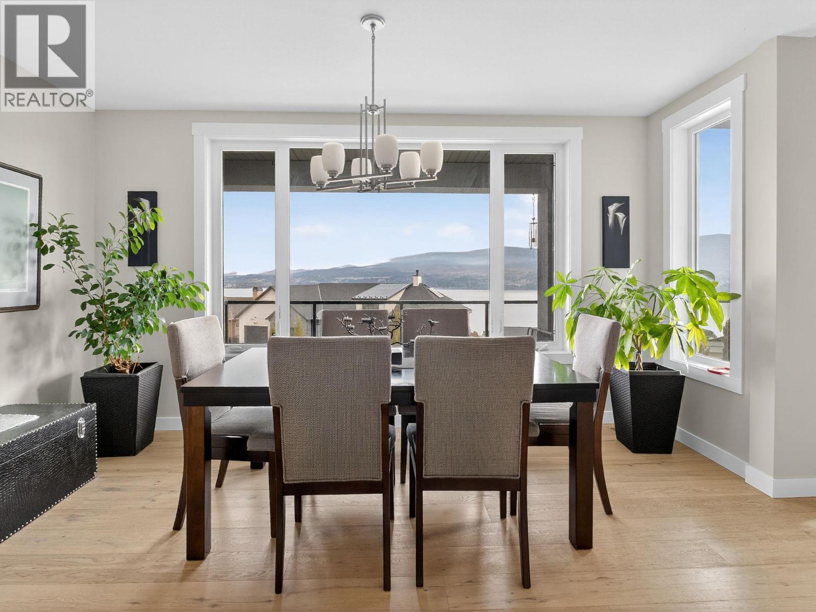 Picture for 1534 Gregory  Road https://www.cirrealty.ca/reb/bc/8/10366158_12.jpg