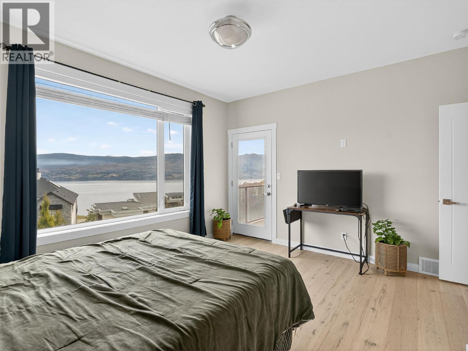 Picture for 1534 Gregory  Road https://www.cirrealty.ca/reb/bc/8/10366158_26.jpg