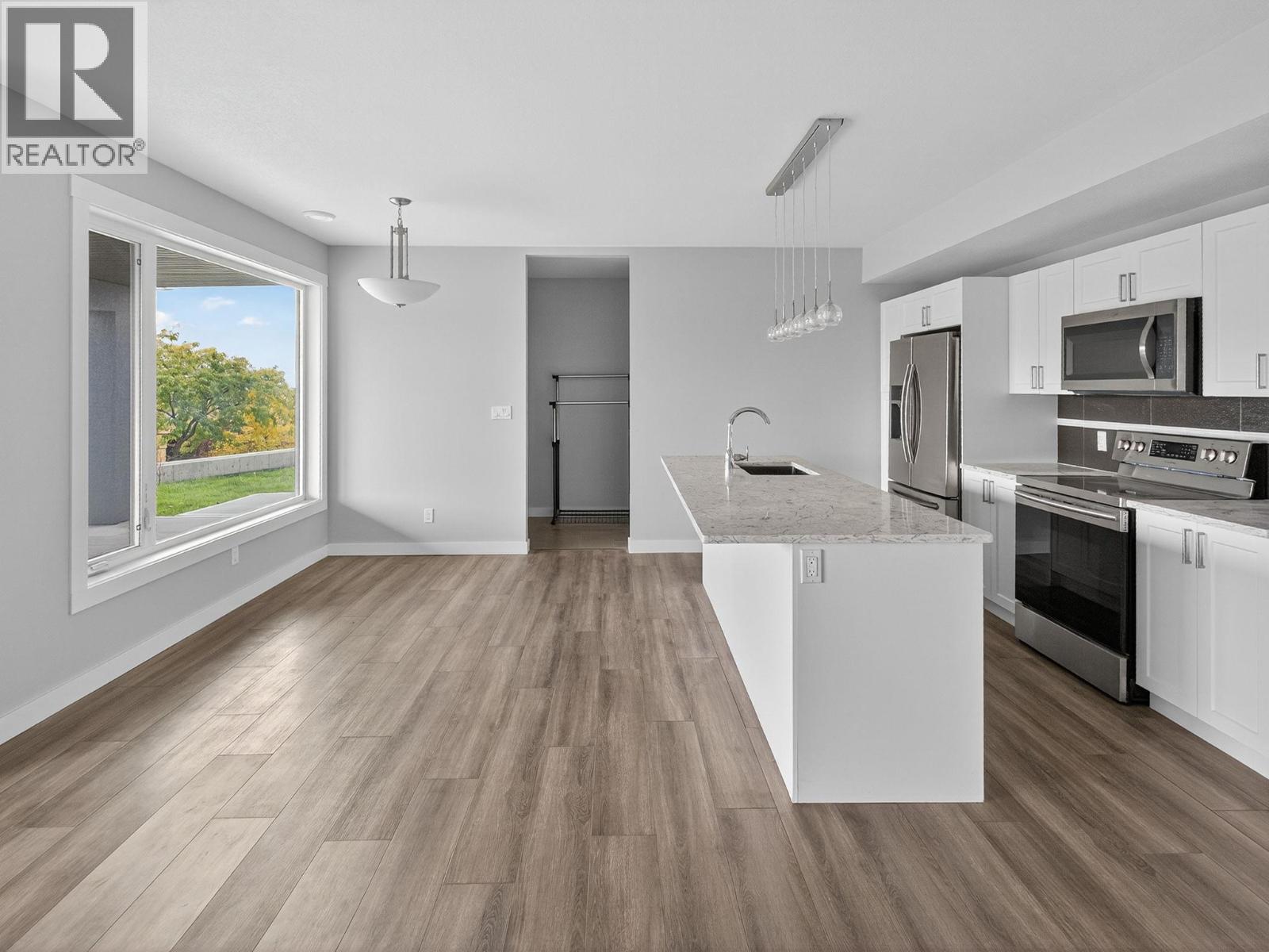 Picture for 1534 Gregory  Road https://www.cirrealty.ca/reb/bc/8/10366158_33.jpg