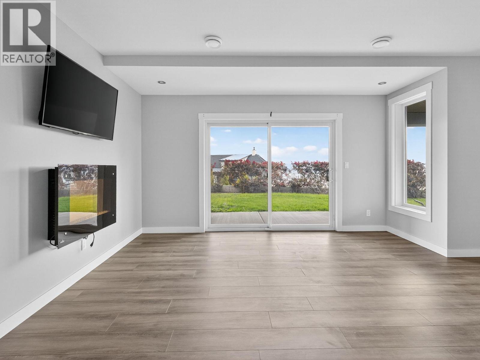 Picture for 1534 Gregory  Road https://www.cirrealty.ca/reb/bc/8/10366158_35.jpg