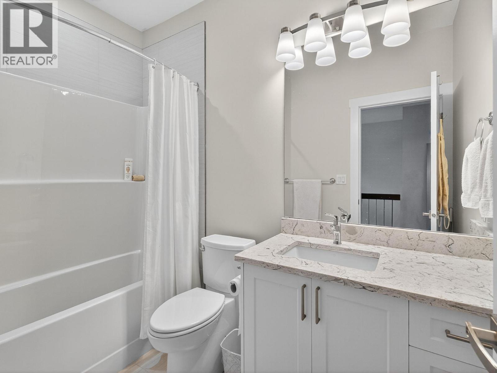 Picture for 1534 Gregory  Road https://www.cirrealty.ca/reb/bc/8/10366158_39.jpg