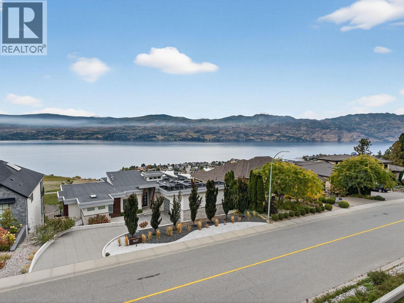 Picture for 1534 Gregory  Road https://www.cirrealty.ca/reb/bc/8/10366158_4.jpg