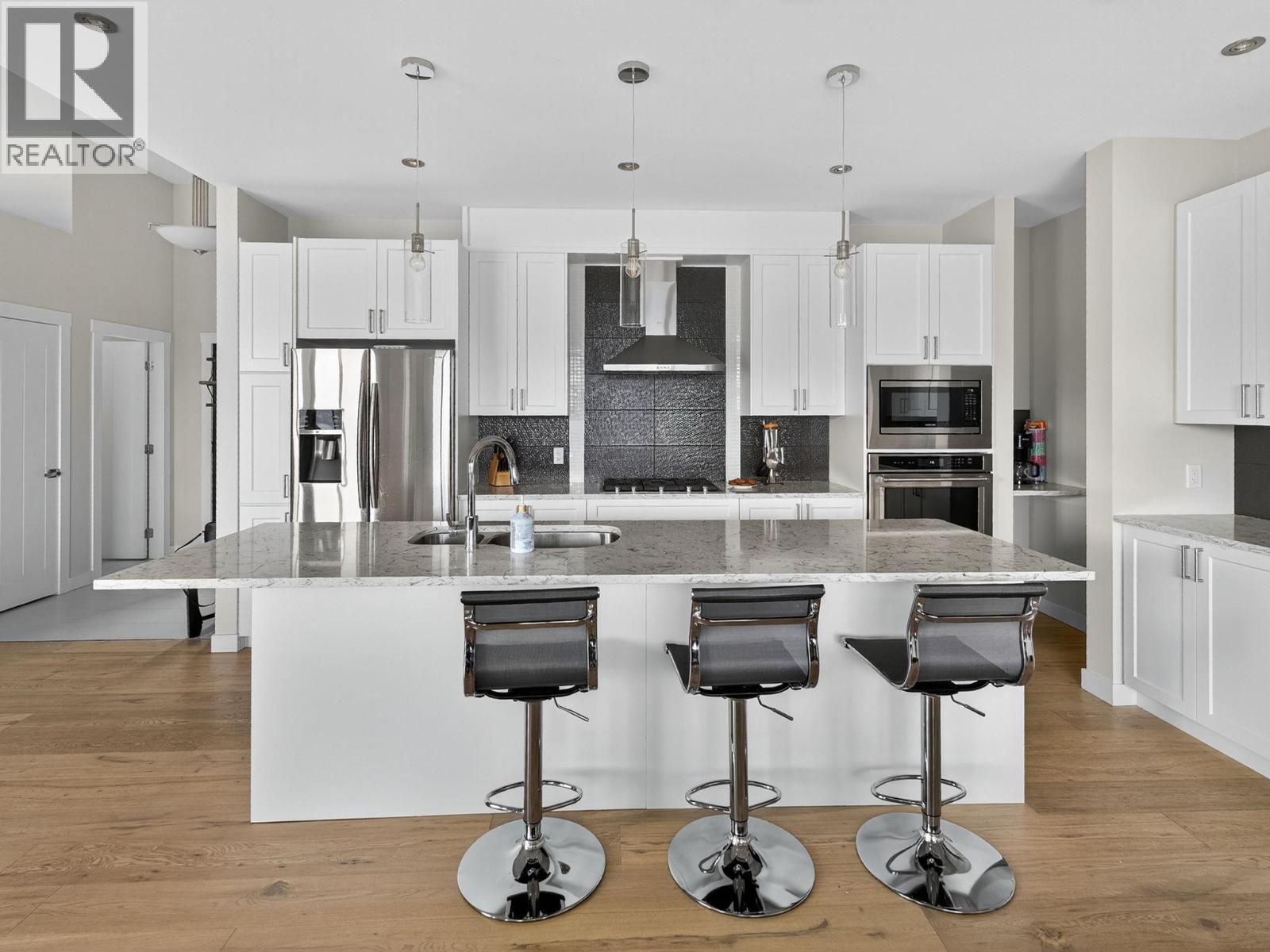 Picture for 1534 Gregory  Road https://www.cirrealty.ca/reb/bc/8/10366158_7.jpg