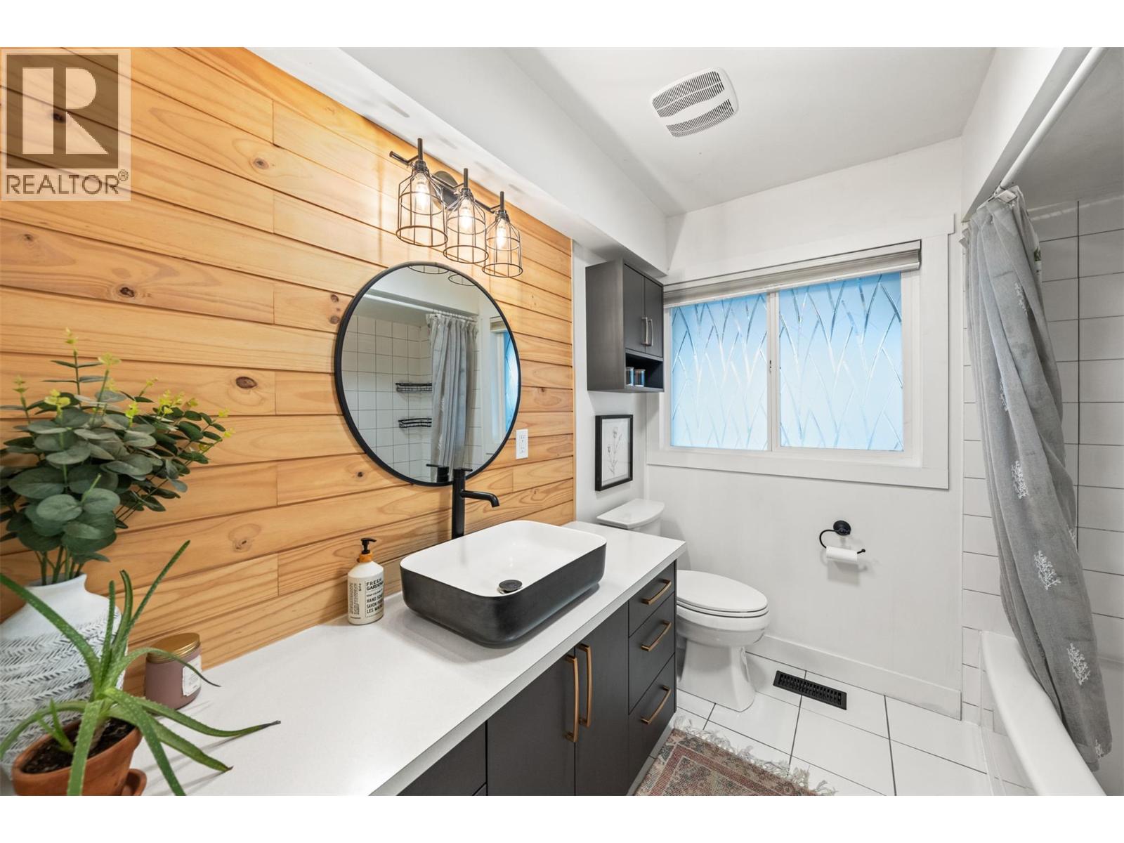 Picture for 3588 Spiers  Road https://www.cirrealty.ca/reb/bc/8/10366238_12.jpg