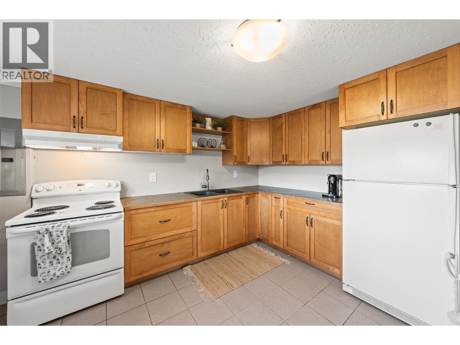 Picture for 3588 Spiers  Road https://www.cirrealty.ca/reb/bc/8/10366238_21.jpg