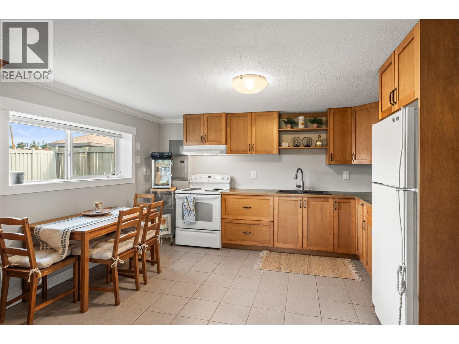 Picture for 3588 Spiers  Road https://www.cirrealty.ca/reb/bc/8/10366238_22.jpg