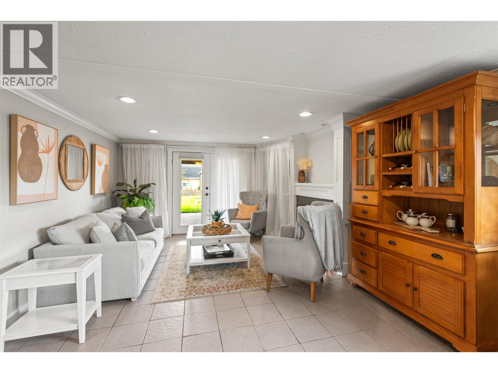 Picture for 3588 Spiers  Road https://www.cirrealty.ca/reb/bc/8/10366238_23.jpg