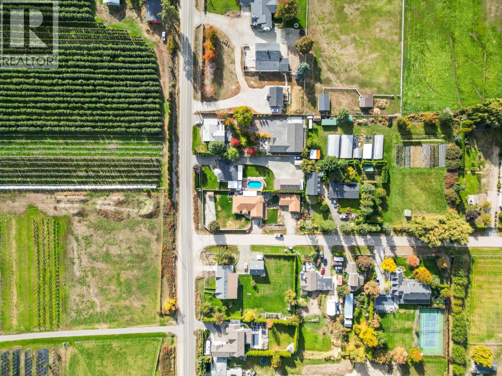 Picture for 3588 Spiers  Road https://www.cirrealty.ca/reb/bc/8/10366238_41.jpg