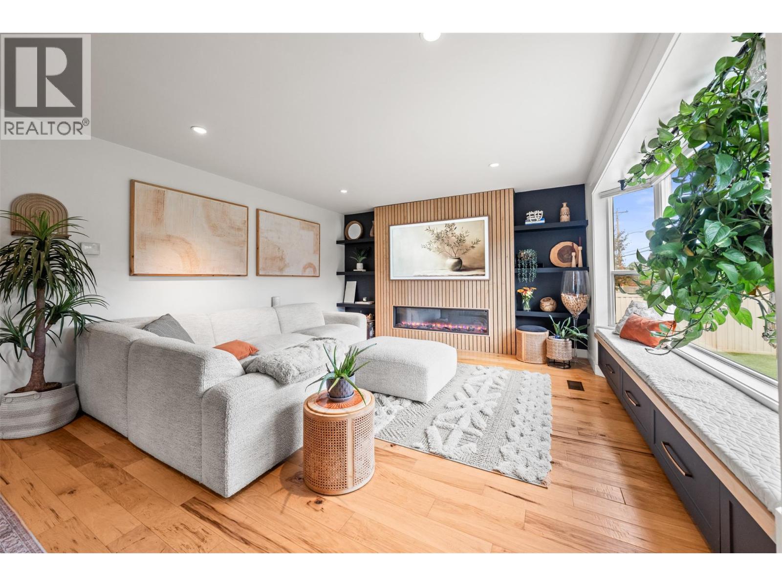 Picture for 3588 Spiers  Road https://www.cirrealty.ca/reb/bc/8/10366238_7.jpg