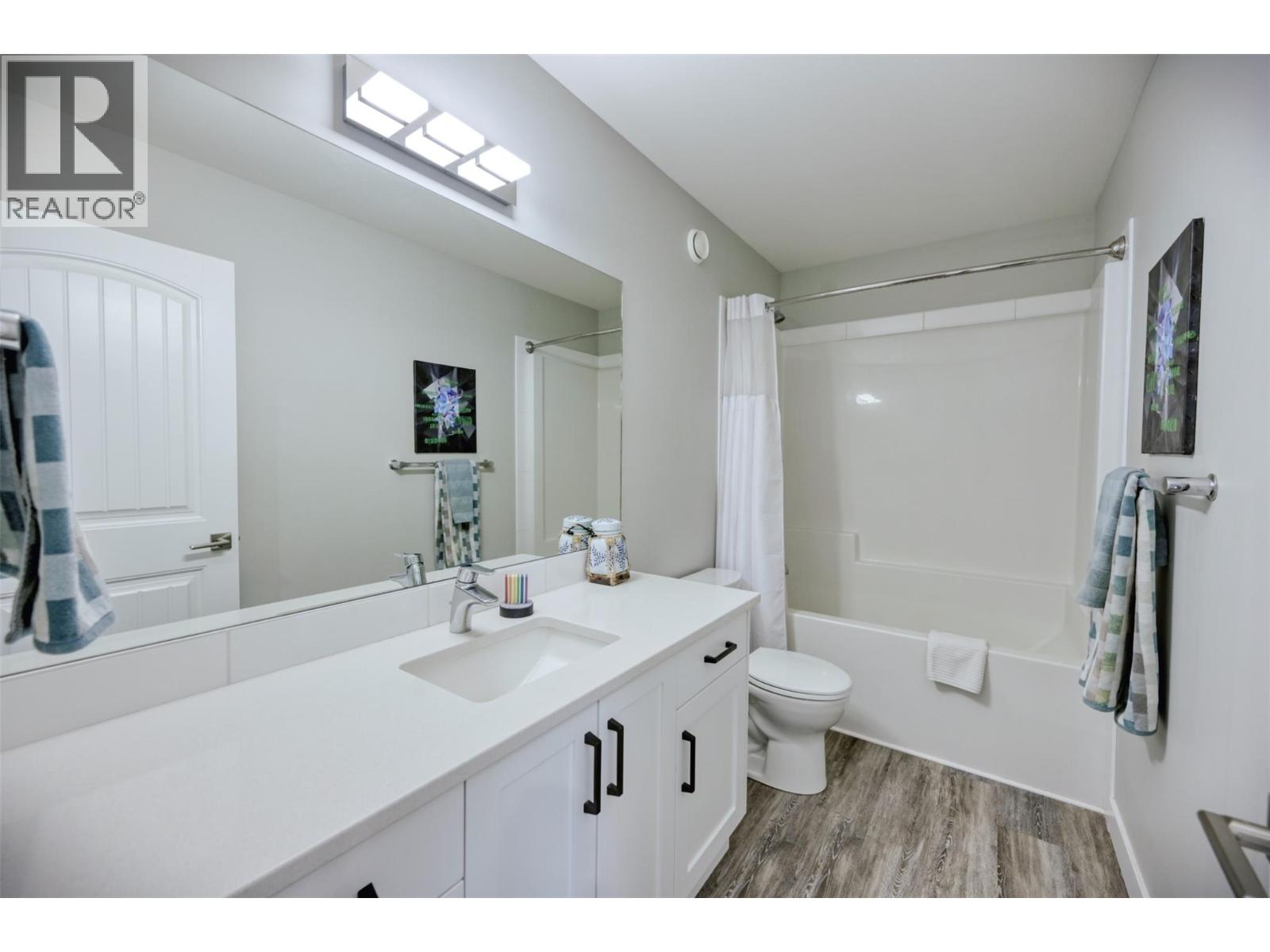 Picture for 7012 WREN  Drive https://www.cirrealty.ca/reb/bc/8/10366298_16.jpg