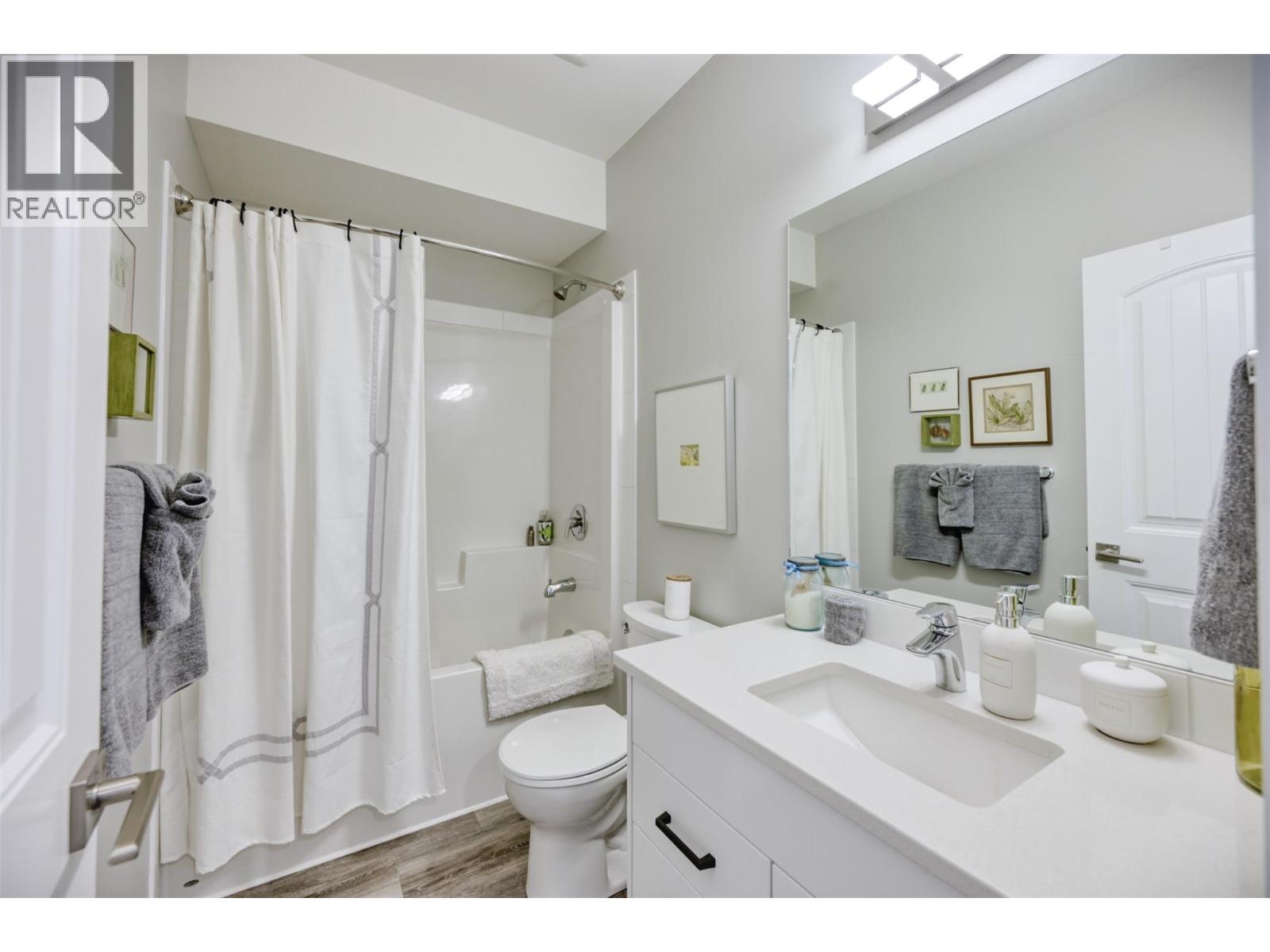 Picture for 7012 WREN  Drive https://www.cirrealty.ca/reb/bc/8/10366298_20.jpg