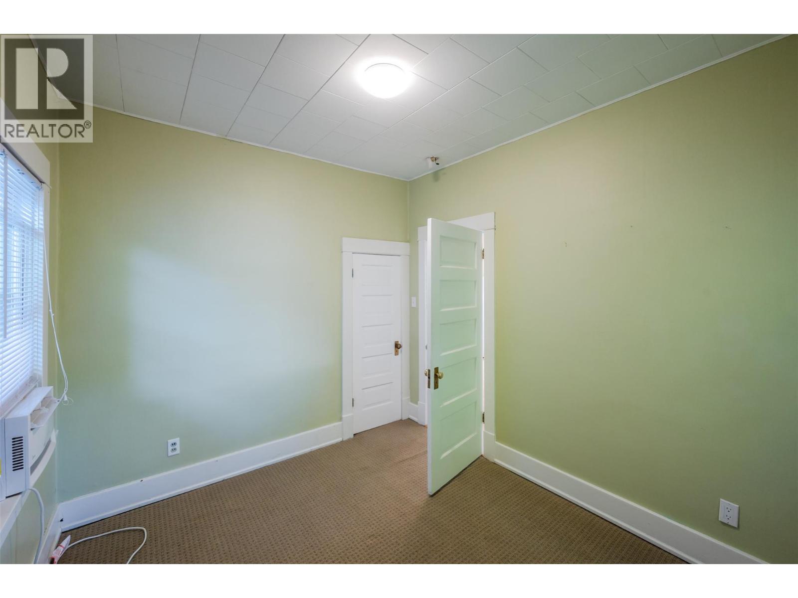Picture for 363 Nanaimo  AvenueW https://www.cirrealty.ca/reb/bc/8/10366318_21.jpg